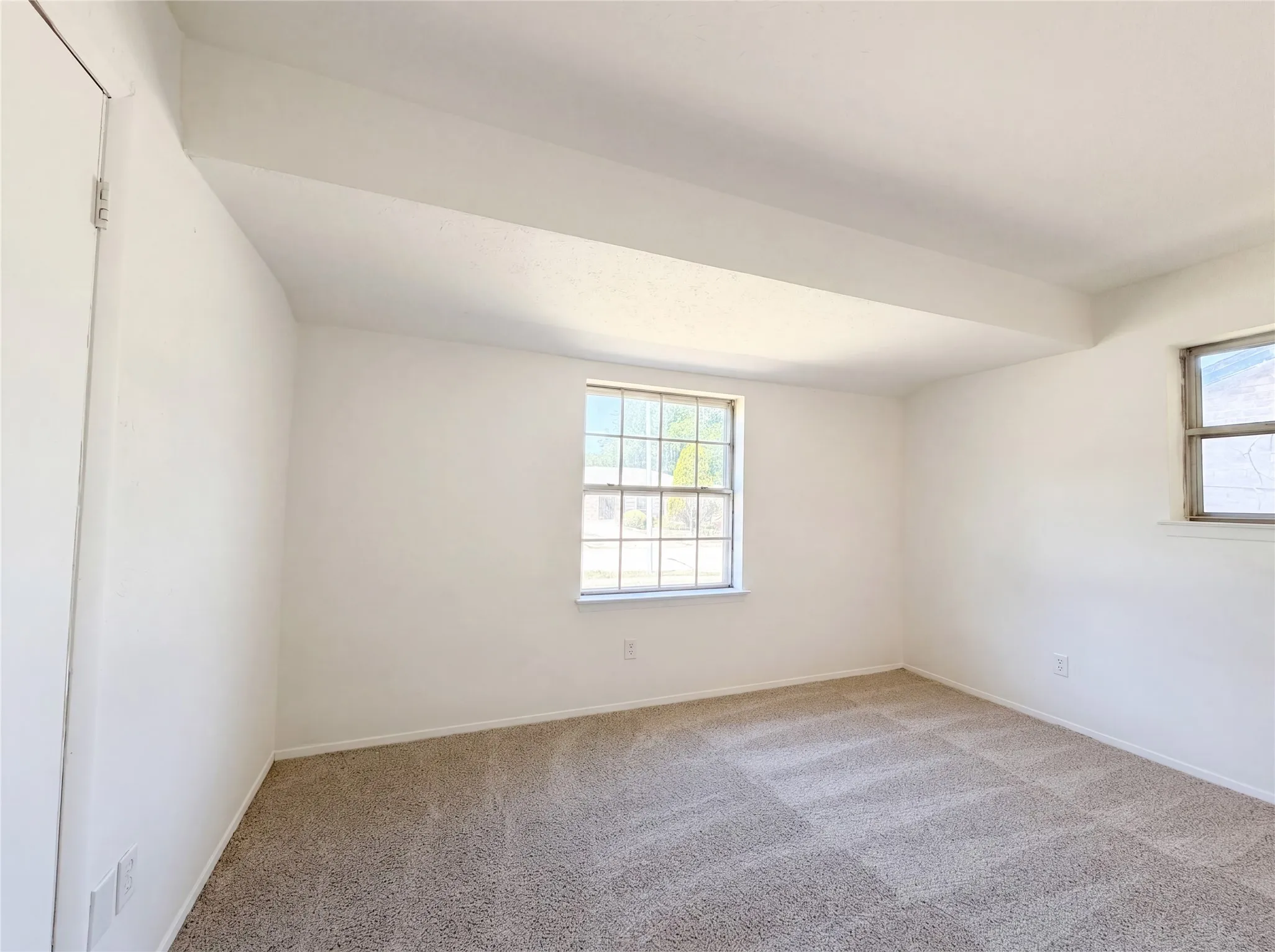 Single Family Residence For Sale in Tarrant County , 1500 Janann Avenue, Arlington, Texas 76014, 3 Bedroom, 2 Bathroom, 2 Garage spaces, 1,129 Sqft, built in 1966, mls#21404677, Real Estate Agent in Arlington, Homes For Sale in Tarrant county, Homes For Sale in Arlington, Realtor in Arlington Texas, Real Estate Brokerage Independent Realty Texas, Luminita Cordes Realtor