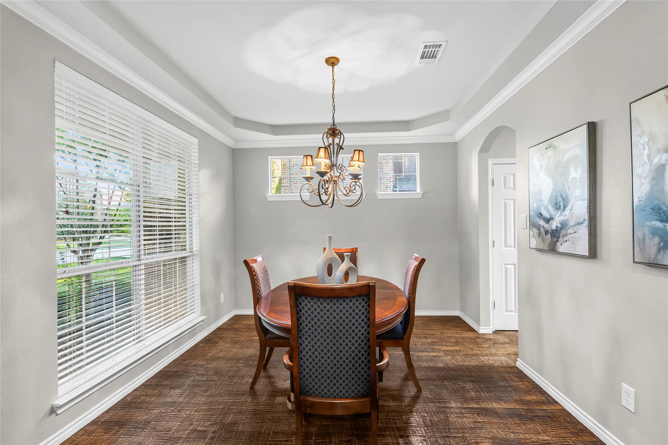 Single Family Residence For Sale in Denton County , 2185 Goliad Circle, Frisco, Texas 75033, 4 Bedroom, 4 Bathroom, 3 Garage spaces, 2,910 Sqft, built in 2003, mls#21398922, Real Estate Agent in Frisco, Homes For Sale in Denton county, Homes For Sale in Frisco, Realtor in Frisco Texas, Real Estate Brokerage Independent Realty Texas, Luminita Cordes Realtor