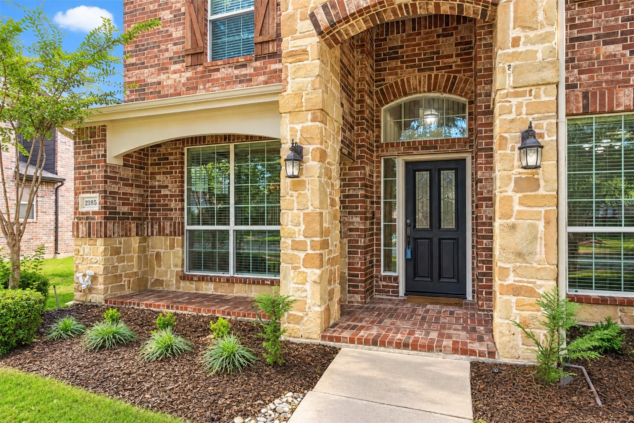 Single Family Residence For Sale in Denton County , 2185 Goliad Circle, Frisco, Texas 75033, 4 Bedroom, 4 Bathroom, 3 Garage spaces, 2,910 Sqft, built in 2003, mls#21398922, Real Estate Agent in Frisco, Homes For Sale in Denton county, Homes For Sale in Frisco, Realtor in Frisco Texas, Real Estate Brokerage Independent Realty Texas, Luminita Cordes Realtor