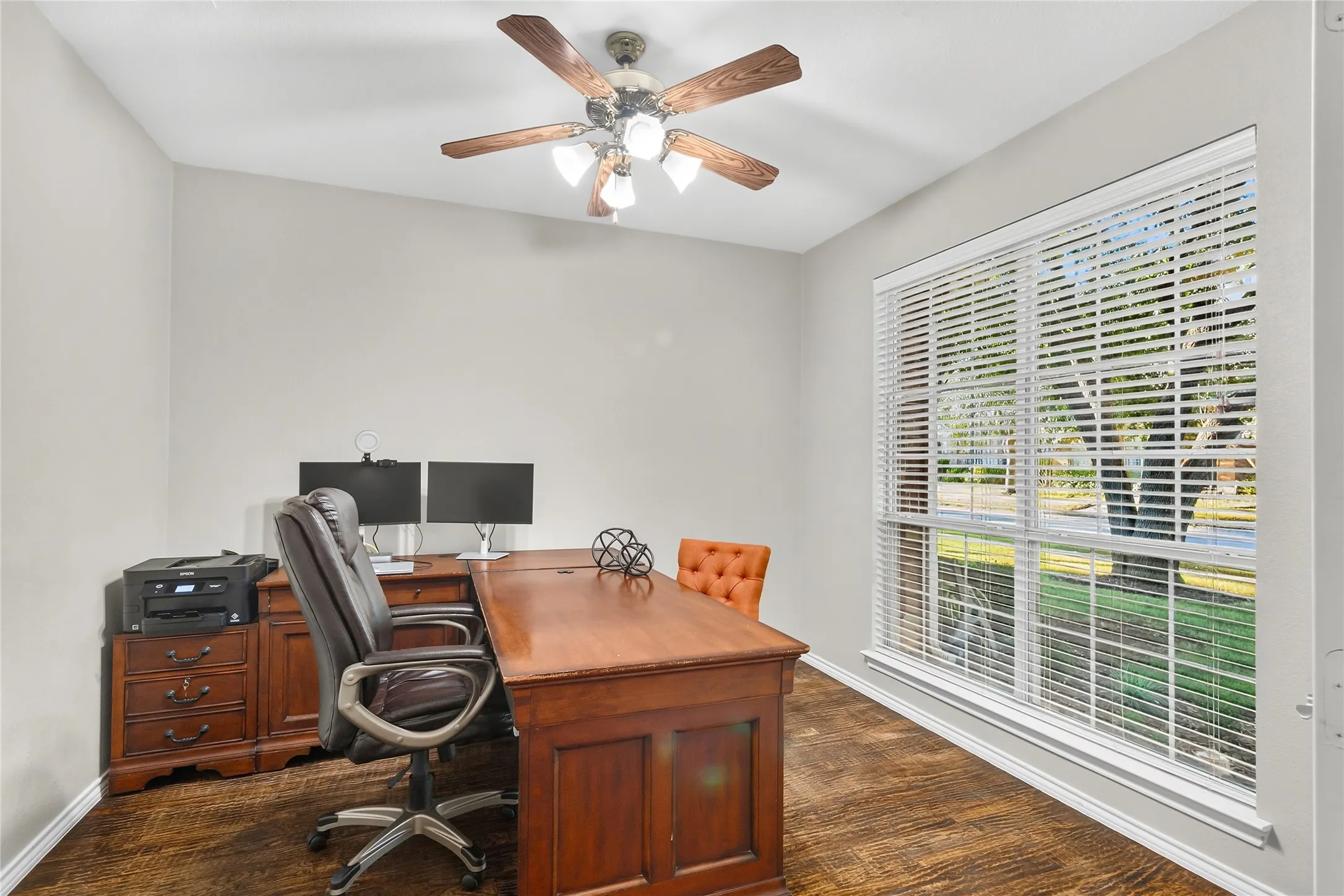 Single Family Residence For Sale in Denton County , 2185 Goliad Circle, Frisco, Texas 75033, 4 Bedroom, 4 Bathroom, 3 Garage spaces, 2,910 Sqft, built in 2003, mls#21398922, Real Estate Agent in Frisco, Homes For Sale in Denton county, Homes For Sale in Frisco, Realtor in Frisco Texas, Real Estate Brokerage Independent Realty Texas, Luminita Cordes Realtor