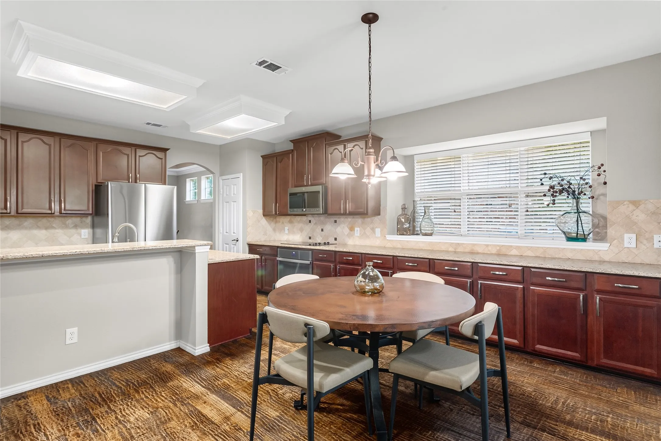 Single Family Residence For Sale in Denton County , 2185 Goliad Circle, Frisco, Texas 75033, 4 Bedroom, 4 Bathroom, 3 Garage spaces, 2,910 Sqft, built in 2003, mls#21398922, Real Estate Agent in Frisco, Homes For Sale in Denton county, Homes For Sale in Frisco, Realtor in Frisco Texas, Real Estate Brokerage Independent Realty Texas, Luminita Cordes Realtor