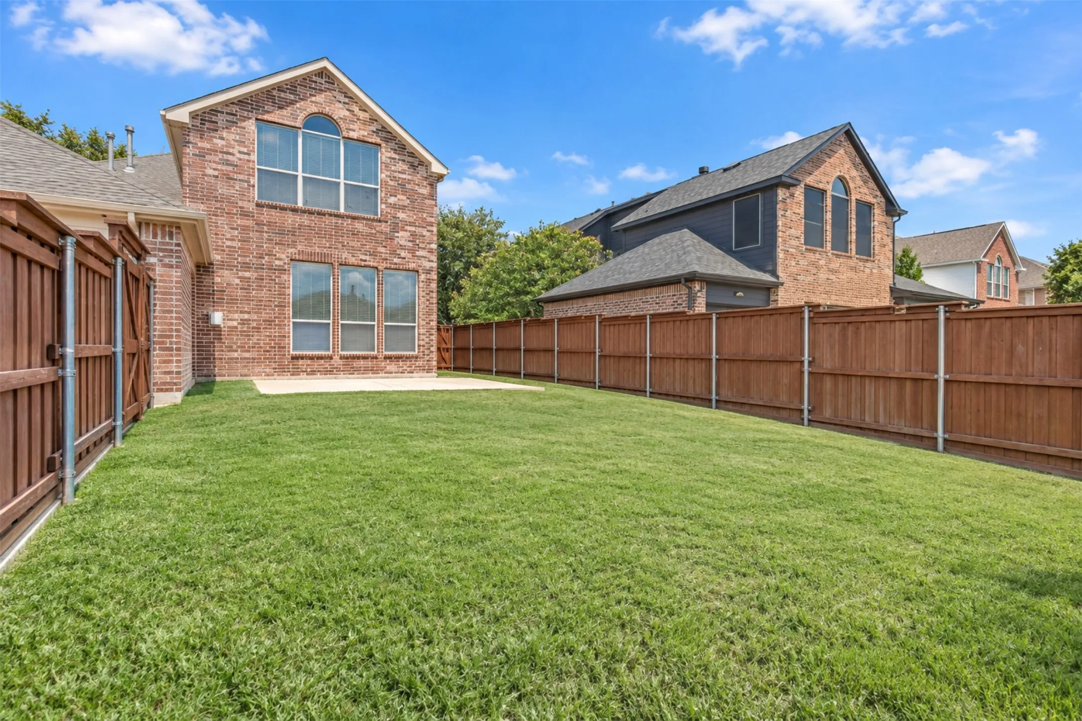 Single Family Residence For Sale in Denton County , 2185 Goliad Circle, Frisco, Texas 75033, 4 Bedroom, 4 Bathroom, 3 Garage spaces, 2,910 Sqft, built in 2003, mls#21398922, Real Estate Agent in Frisco, Homes For Sale in Denton county, Homes For Sale in Frisco, Realtor in Frisco Texas, Real Estate Brokerage Independent Realty Texas, Luminita Cordes Realtor