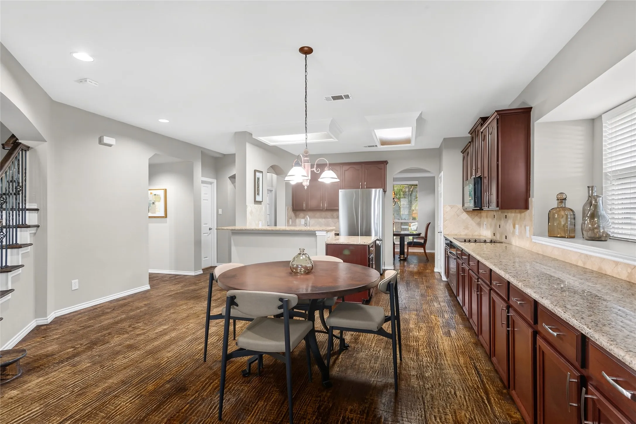 Single Family Residence For Sale in Denton County , 2185 Goliad Circle, Frisco, Texas 75033, 4 Bedroom, 4 Bathroom, 3 Garage spaces, 2,910 Sqft, built in 2003, mls#21398922, Real Estate Agent in Frisco, Homes For Sale in Denton county, Homes For Sale in Frisco, Realtor in Frisco Texas, Real Estate Brokerage Independent Realty Texas, Luminita Cordes Realtor