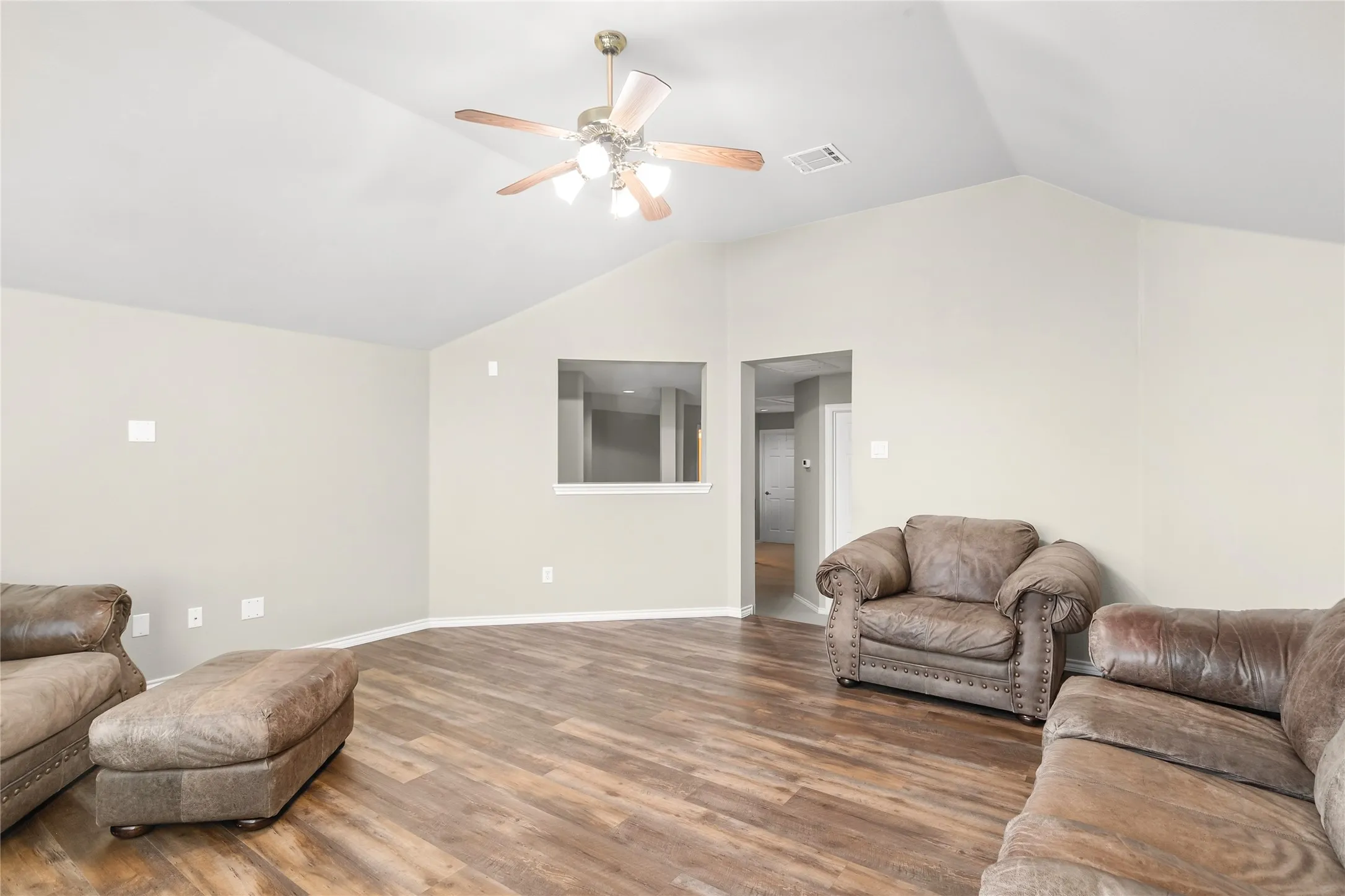Single Family Residence For Sale in Denton County , 2185 Goliad Circle, Frisco, Texas 75033, 4 Bedroom, 4 Bathroom, 3 Garage spaces, 2,910 Sqft, built in 2003, mls#21398922, Real Estate Agent in Frisco, Homes For Sale in Denton county, Homes For Sale in Frisco, Realtor in Frisco Texas, Real Estate Brokerage Independent Realty Texas, Luminita Cordes Realtor