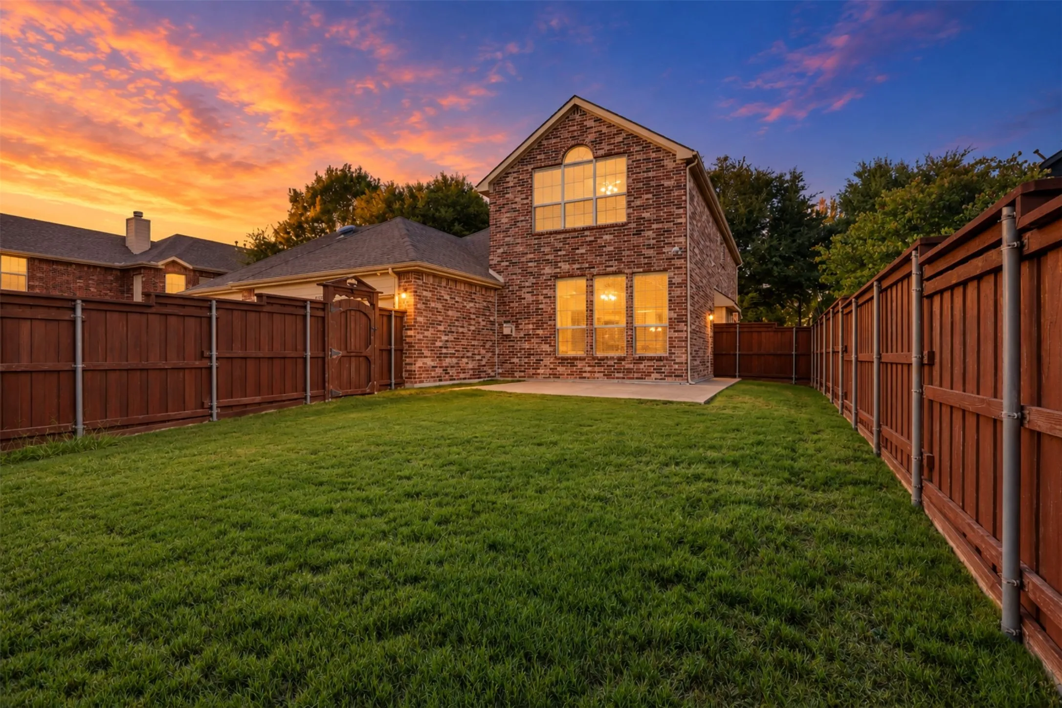 Single Family Residence For Sale in Denton County , 2185 Goliad Circle, Frisco, Texas 75033, 4 Bedroom, 4 Bathroom, 3 Garage spaces, 2,910 Sqft, built in 2003, mls#21398922, Real Estate Agent in Frisco, Homes For Sale in Denton county, Homes For Sale in Frisco, Realtor in Frisco Texas, Real Estate Brokerage Independent Realty Texas, Luminita Cordes Realtor
