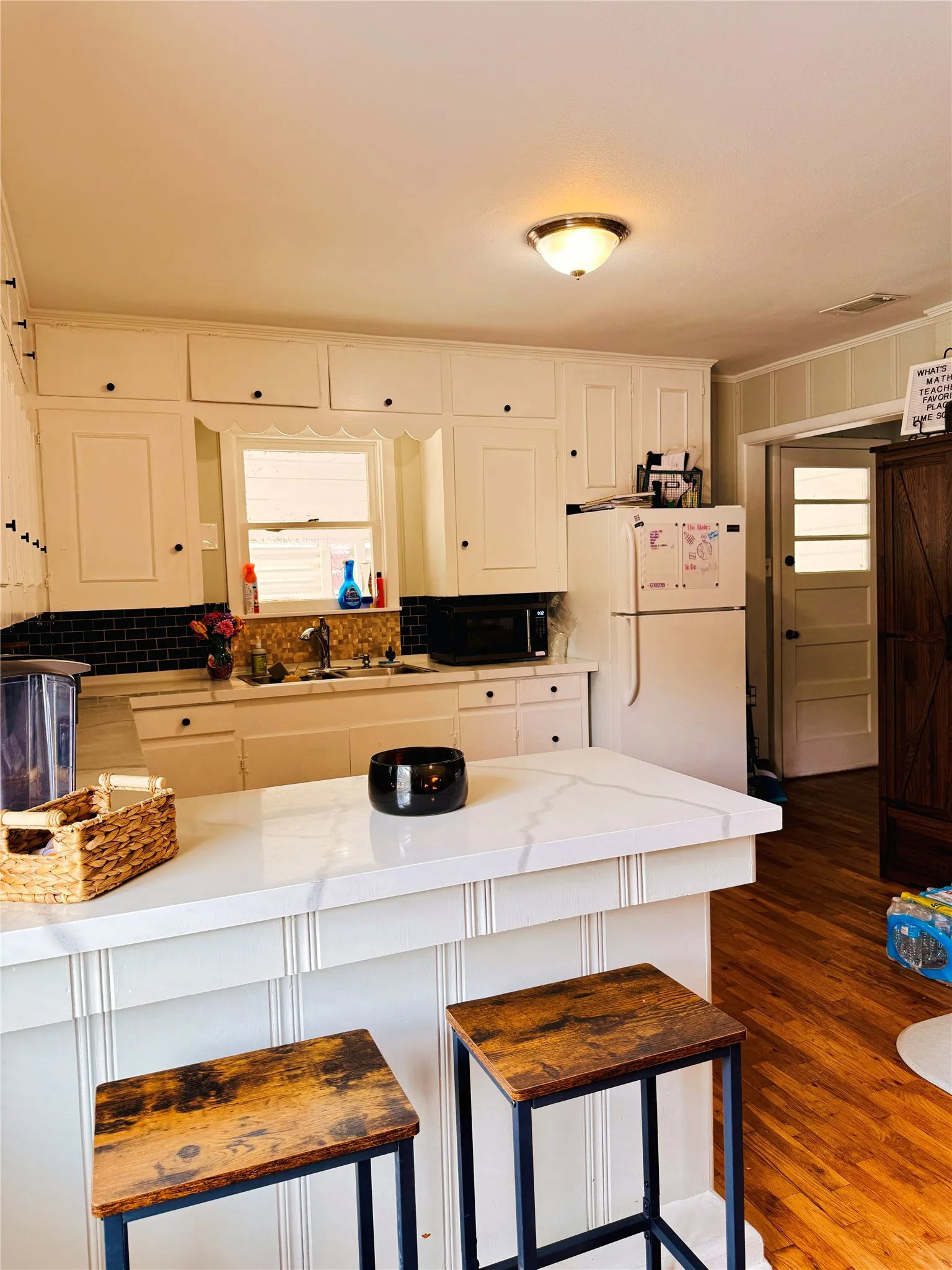 Single Family Residence For Sale in Franklin (TX) County , 514 Mcmillan Drive, Winnsboro, Texas 75494, 3 Bedroom, 2 Bathroom, Garage spaces, 1,306 Sqft, built in 1970, mls#21404186, Real Estate Agent in Winnsboro, Homes For Sale in Franklin (TX) county, Homes For Sale in Winnsboro, Realtor in Winnsboro Texas, Real Estate Brokerage Independent Realty Texas, Luminita Cordes Realtor