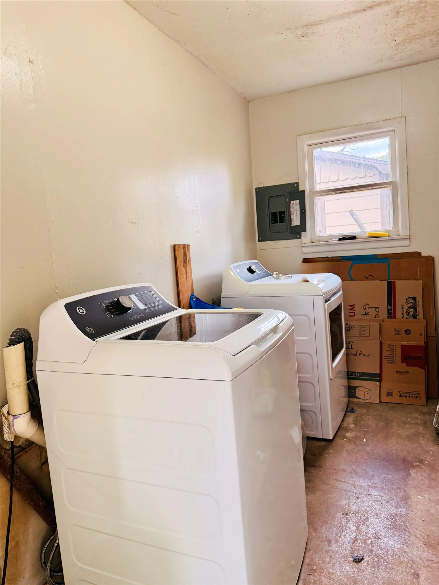 Single Family Residence For Sale in Franklin (TX) County , 514 Mcmillan Drive, Winnsboro, Texas 75494, 3 Bedroom, 2 Bathroom, Garage spaces, 1,306 Sqft, built in 1970, mls#21404186, Real Estate Agent in Winnsboro, Homes For Sale in Franklin (TX) county, Homes For Sale in Winnsboro, Realtor in Winnsboro Texas, Real Estate Brokerage Independent Realty Texas, Luminita Cordes Realtor
