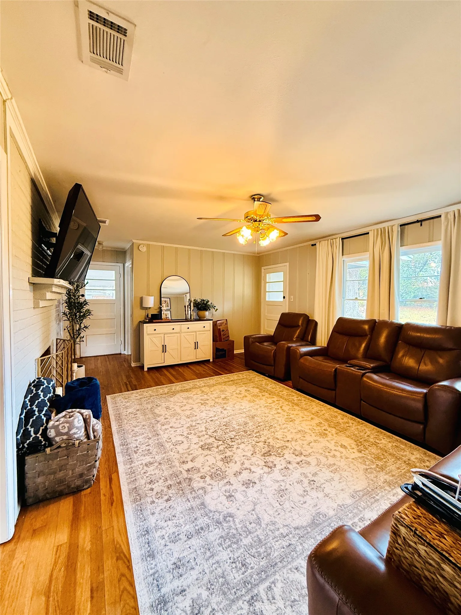 Single Family Residence For Sale in Franklin (TX) County , 514 Mcmillan Drive, Winnsboro, Texas 75494, 3 Bedroom, 2 Bathroom, Garage spaces, 1,306 Sqft, built in 1970, mls#21404186, Real Estate Agent in Winnsboro, Homes For Sale in Franklin (TX) county, Homes For Sale in Winnsboro, Realtor in Winnsboro Texas, Real Estate Brokerage Independent Realty Texas, Luminita Cordes Realtor