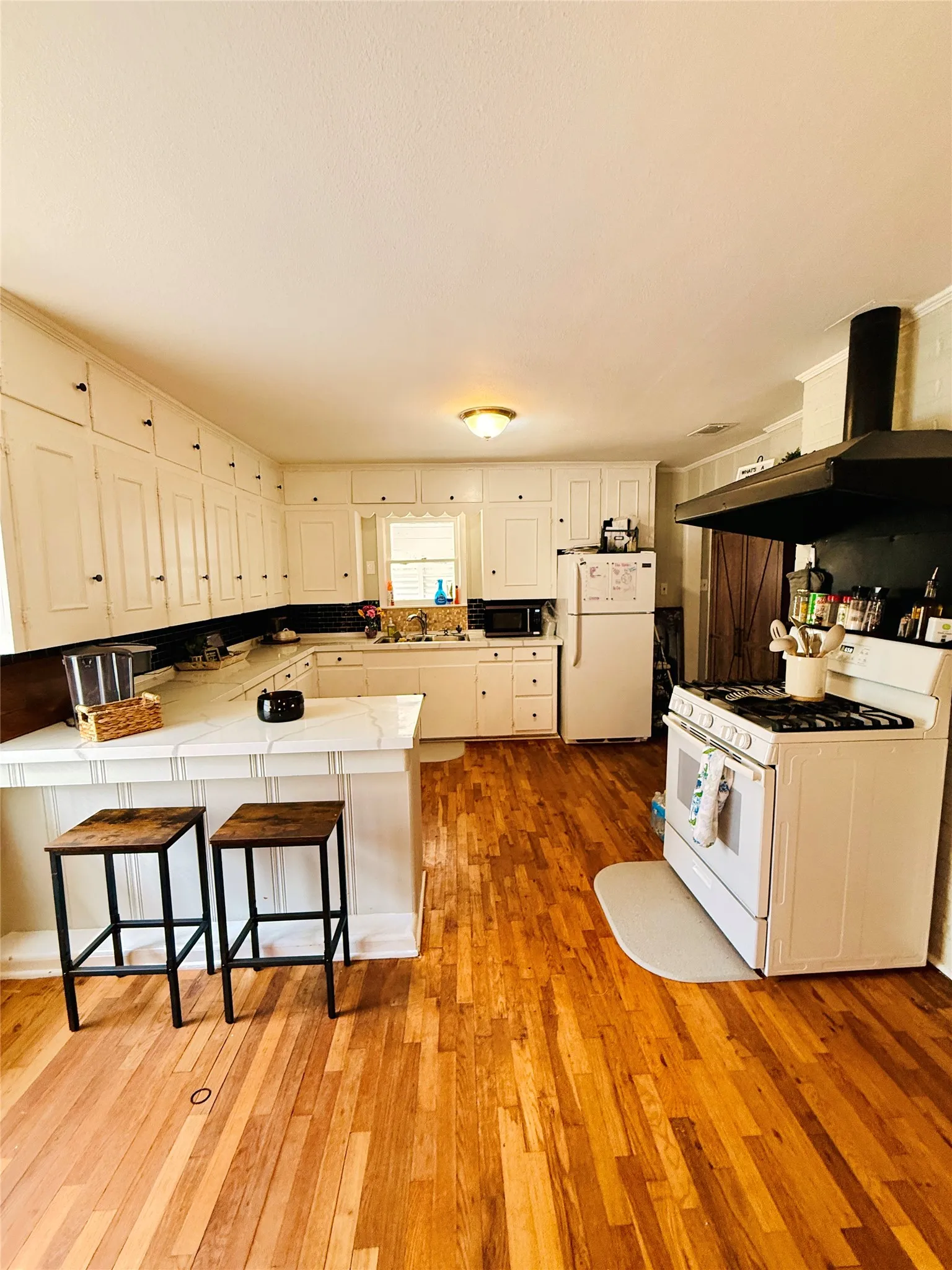Single Family Residence For Sale in Franklin (TX) County , 514 Mcmillan Drive, Winnsboro, Texas 75494, 3 Bedroom, 2 Bathroom, Garage spaces, 1,306 Sqft, built in 1970, mls#21404186, Real Estate Agent in Winnsboro, Homes For Sale in Franklin (TX) county, Homes For Sale in Winnsboro, Realtor in Winnsboro Texas, Real Estate Brokerage Independent Realty Texas, Luminita Cordes Realtor