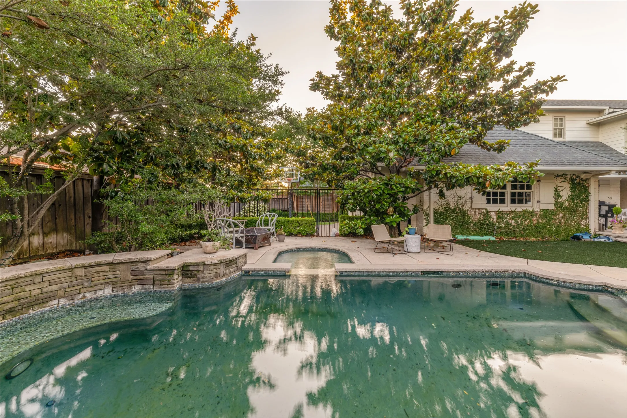 Single Family Residence For Rent in Dallas County , 3313 Bryn Mawr Drive, University Park, Texas 75225, 5 Bedroom, 6 Bathroom, 2 Garage spaces, 4,575 Sqft, built in 1953, mls#21404686, Real Estate Agent in University Park, Homes For Rent in Dallas county, Homes For Rent in University Park, Realtor in University Park Texas, Real Estate Brokerage Independent Realty Texas, Luminita Cordes Realtor