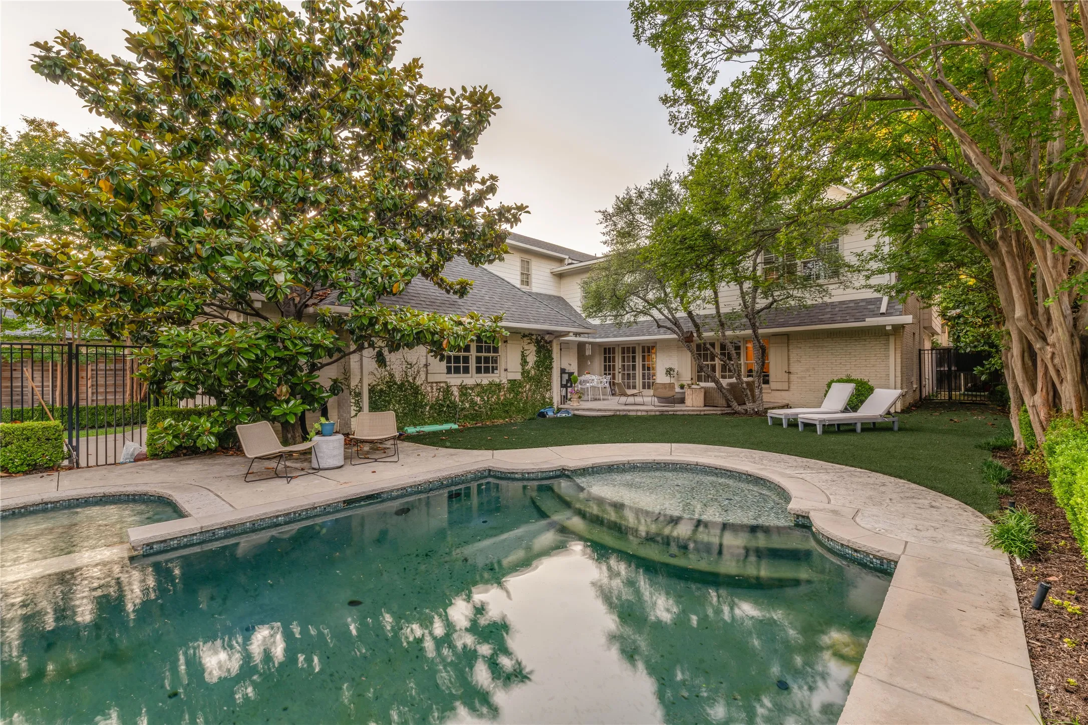 Single Family Residence For Rent in Dallas County , 3313 Bryn Mawr Drive, University Park, Texas 75225, 5 Bedroom, 6 Bathroom, 2 Garage spaces, 4,575 Sqft, built in 1953, mls#21404686, Real Estate Agent in University Park, Homes For Rent in Dallas county, Homes For Rent in University Park, Realtor in University Park Texas, Real Estate Brokerage Independent Realty Texas, Luminita Cordes Realtor