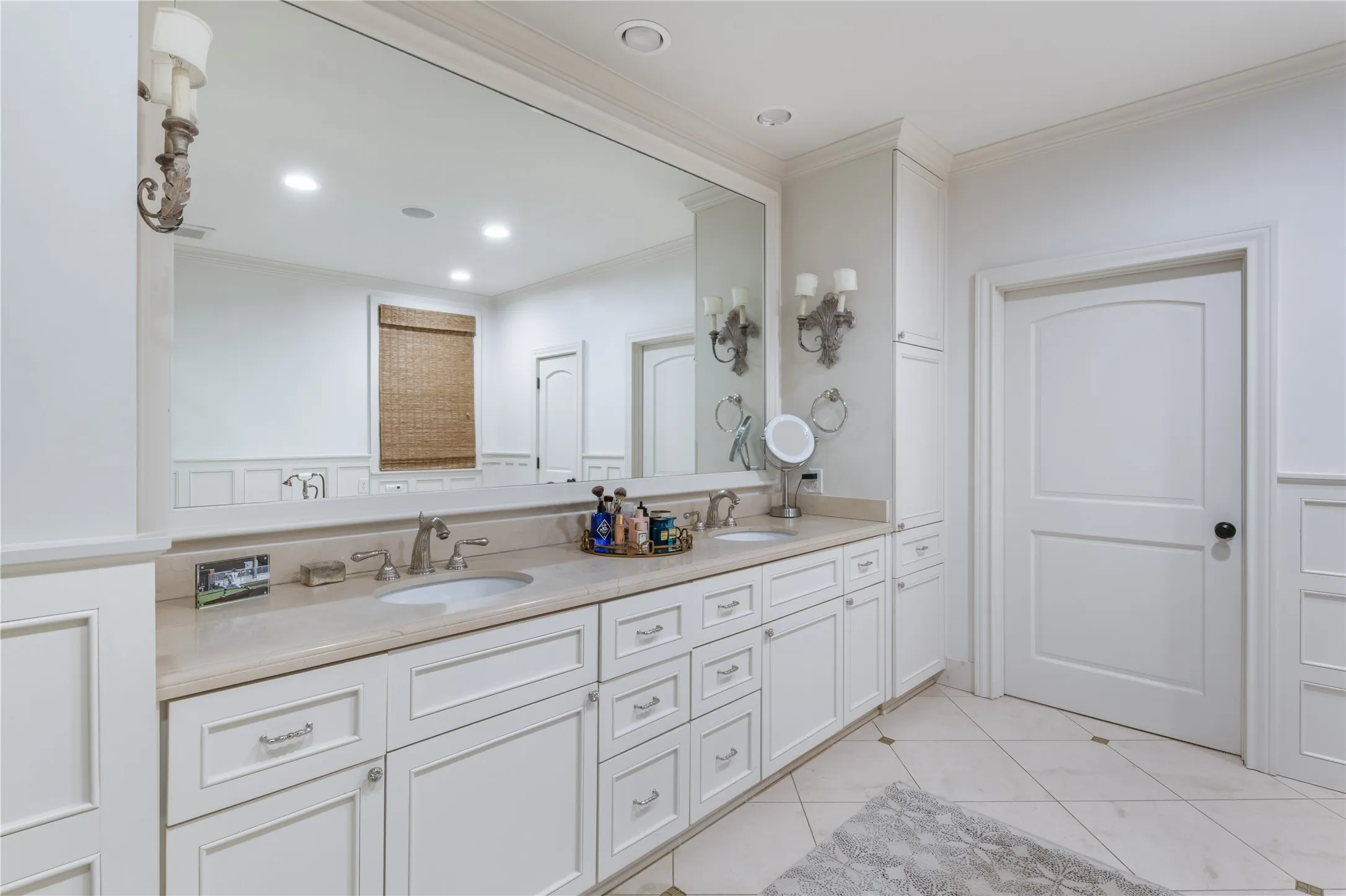 Single Family Residence For Rent in Dallas County , 3313 Bryn Mawr Drive, University Park, Texas 75225, 5 Bedroom, 6 Bathroom, 2 Garage spaces, 4,575 Sqft, built in 1953, mls#21404686, Real Estate Agent in University Park, Homes For Rent in Dallas county, Homes For Rent in University Park, Realtor in University Park Texas, Real Estate Brokerage Independent Realty Texas, Luminita Cordes Realtor