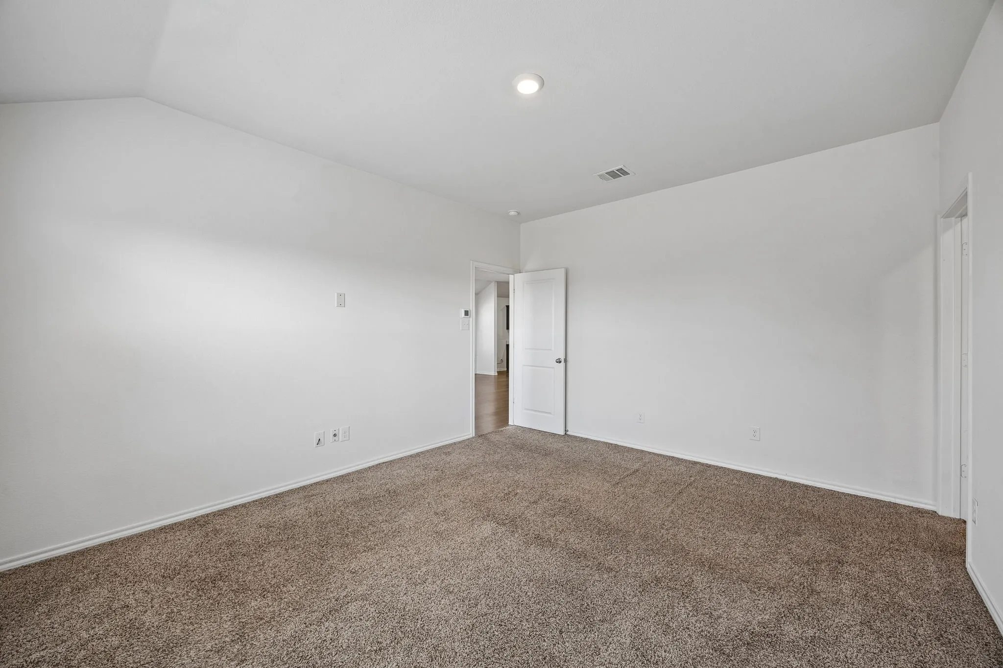 Single Family Residence For Rent in Kaufman County , 3030 Sweetwater Trail, Forney, Texas 75126, 4 Bedroom, 2 Bathroom, 2 Garage spaces, 1,649 Sqft, built in 2021, mls#21404693, Real Estate Agent in Forney, Homes For Rent in Kaufman county, Homes For Rent in Forney, Realtor in Forney Texas, Real Estate Brokerage Independent Realty Texas, Luminita Cordes Realtor