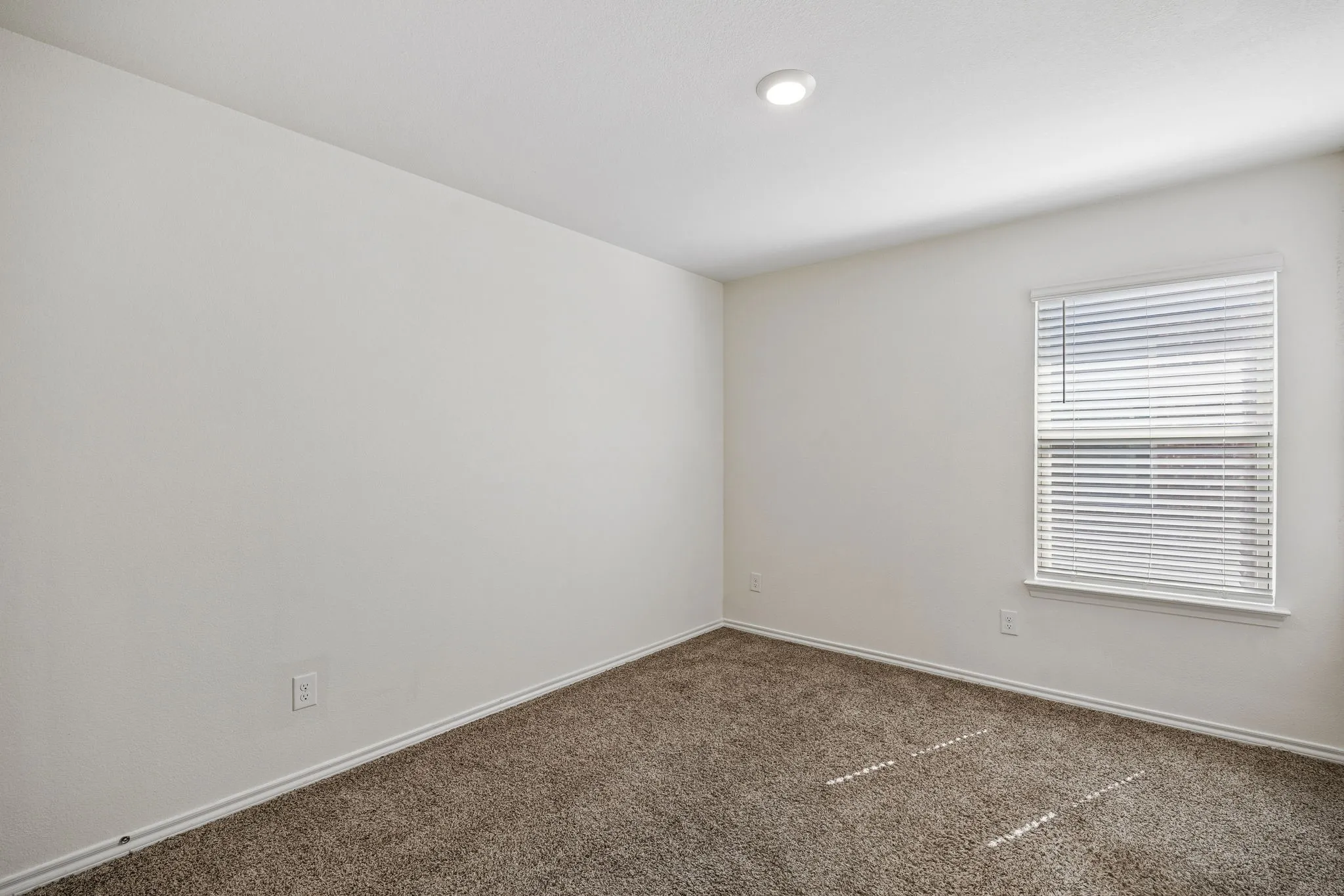 Single Family Residence For Rent in Kaufman County , 3030 Sweetwater Trail, Forney, Texas 75126, 4 Bedroom, 2 Bathroom, 2 Garage spaces, 1,649 Sqft, built in 2021, mls#21404693, Real Estate Agent in Forney, Homes For Rent in Kaufman county, Homes For Rent in Forney, Realtor in Forney Texas, Real Estate Brokerage Independent Realty Texas, Luminita Cordes Realtor