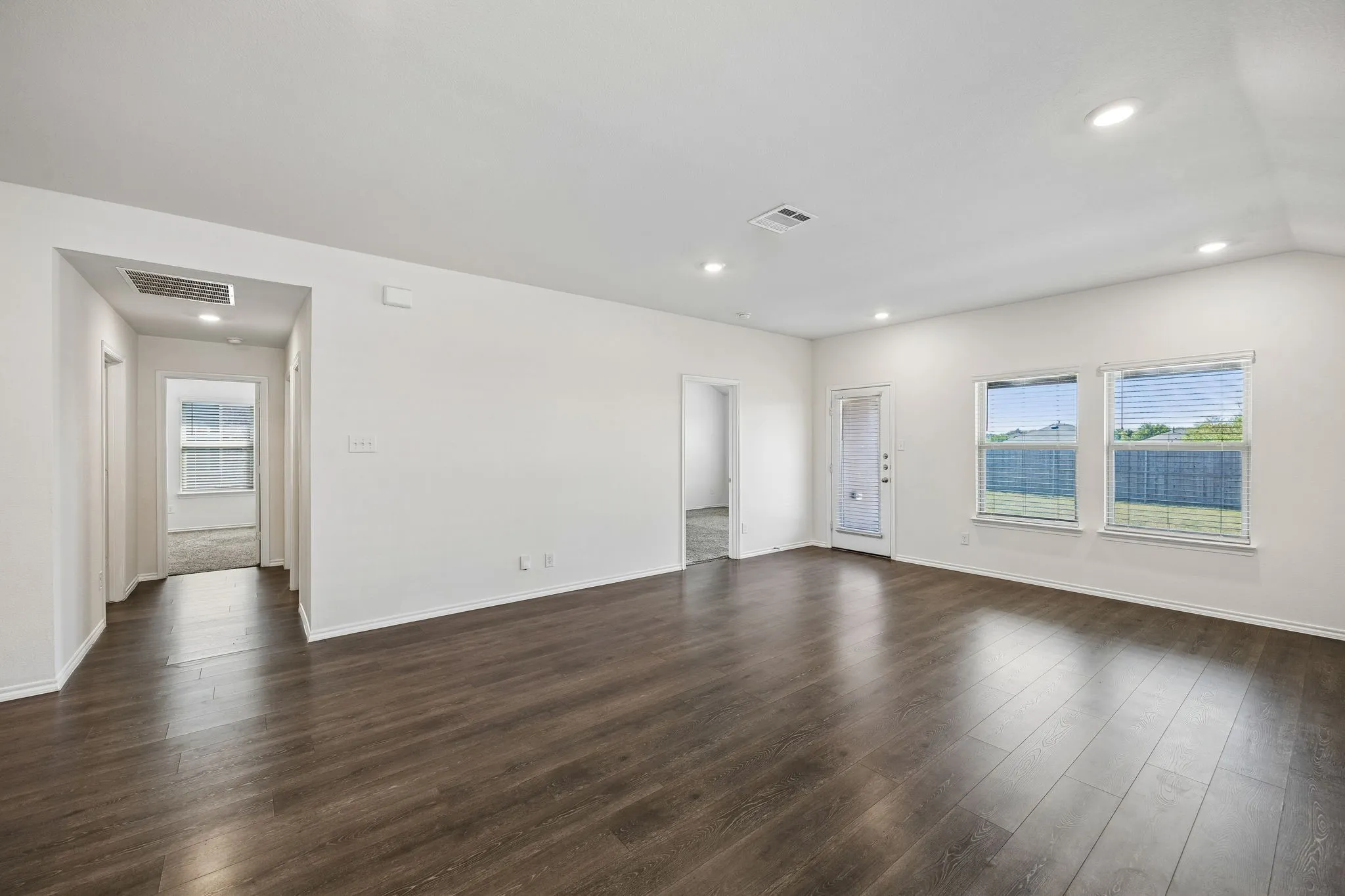 Single Family Residence For Rent in Kaufman County , 3030 Sweetwater Trail, Forney, Texas 75126, 4 Bedroom, 2 Bathroom, 2 Garage spaces, 1,649 Sqft, built in 2021, mls#21404693, Real Estate Agent in Forney, Homes For Rent in Kaufman county, Homes For Rent in Forney, Realtor in Forney Texas, Real Estate Brokerage Independent Realty Texas, Luminita Cordes Realtor