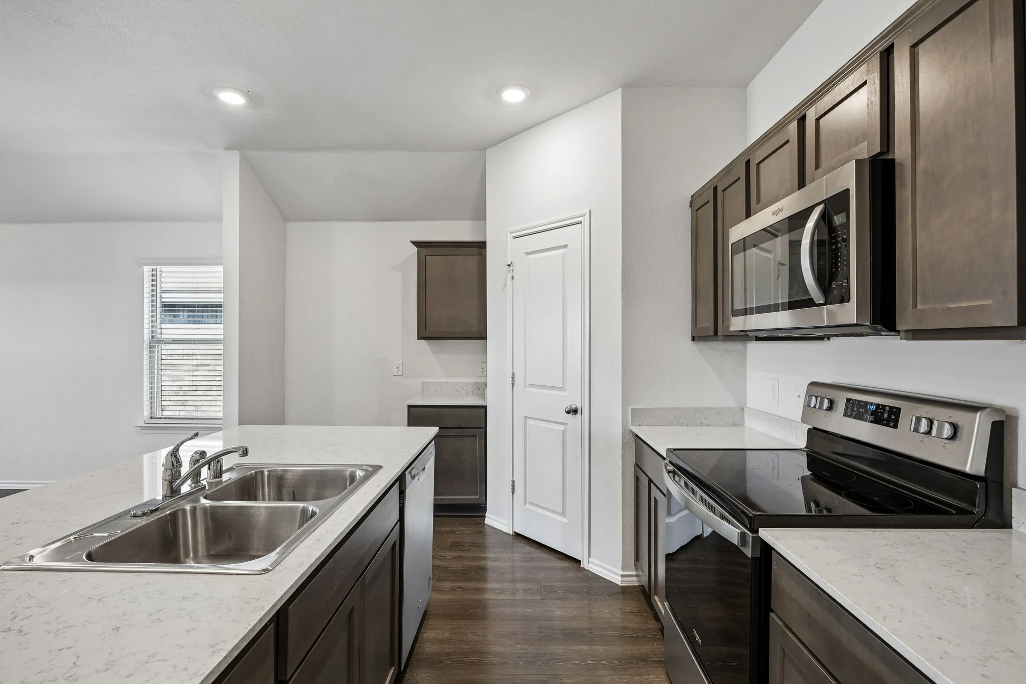 Single Family Residence For Rent in Kaufman County , 3030 Sweetwater Trail, Forney, Texas 75126, 4 Bedroom, 2 Bathroom, 2 Garage spaces, 1,649 Sqft, built in 2021, mls#21404693, Real Estate Agent in Forney, Homes For Rent in Kaufman county, Homes For Rent in Forney, Realtor in Forney Texas, Real Estate Brokerage Independent Realty Texas, Luminita Cordes Realtor