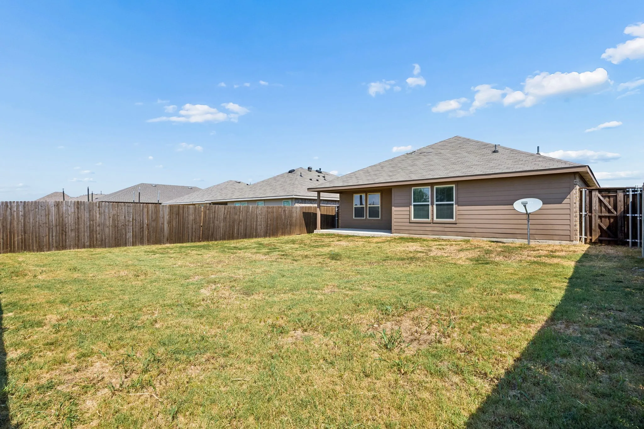 Single Family Residence For Rent in Kaufman County , 3030 Sweetwater Trail, Forney, Texas 75126, 4 Bedroom, 2 Bathroom, 2 Garage spaces, 1,649 Sqft, built in 2021, mls#21404693, Real Estate Agent in Forney, Homes For Rent in Kaufman county, Homes For Rent in Forney, Realtor in Forney Texas, Real Estate Brokerage Independent Realty Texas, Luminita Cordes Realtor
