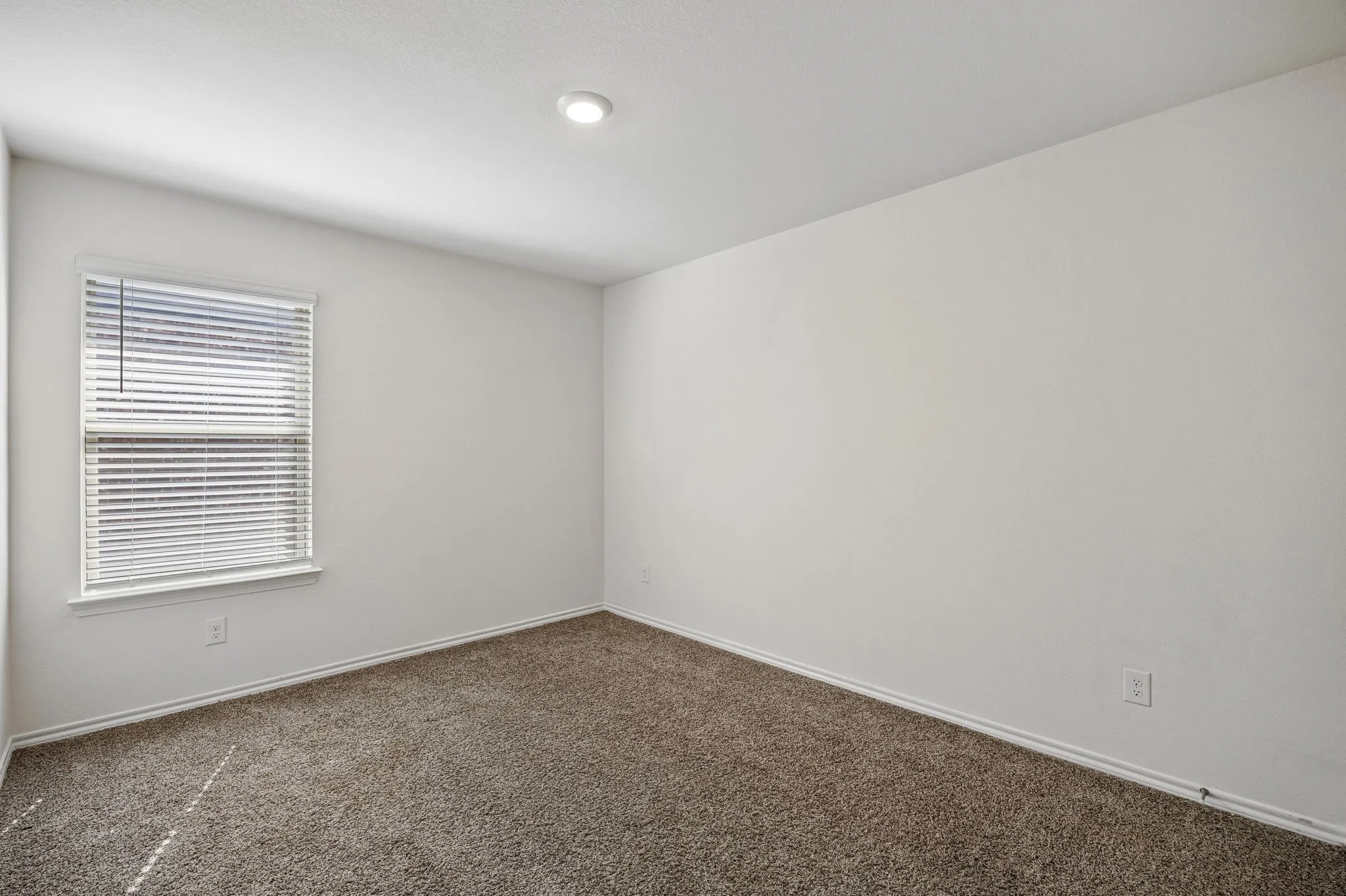 Single Family Residence For Rent in Kaufman County , 3030 Sweetwater Trail, Forney, Texas 75126, 4 Bedroom, 2 Bathroom, 2 Garage spaces, 1,649 Sqft, built in 2021, mls#21404693, Real Estate Agent in Forney, Homes For Rent in Kaufman county, Homes For Rent in Forney, Realtor in Forney Texas, Real Estate Brokerage Independent Realty Texas, Luminita Cordes Realtor