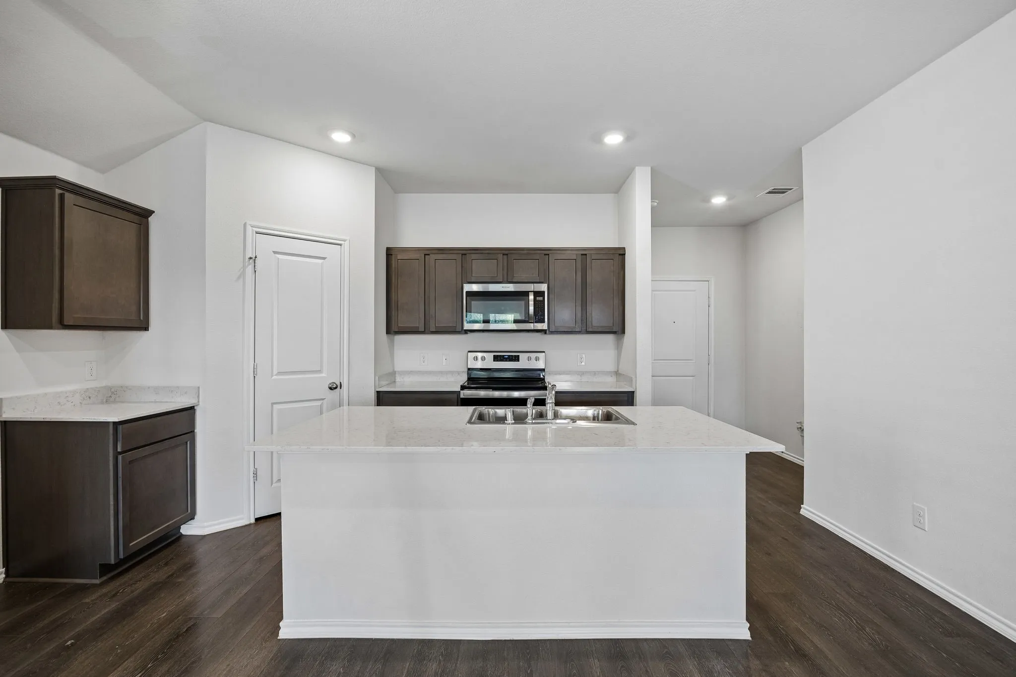 Single Family Residence For Rent in Kaufman County , 3030 Sweetwater Trail, Forney, Texas 75126, 4 Bedroom, 2 Bathroom, 2 Garage spaces, 1,649 Sqft, built in 2021, mls#21404693, Real Estate Agent in Forney, Homes For Rent in Kaufman county, Homes For Rent in Forney, Realtor in Forney Texas, Real Estate Brokerage Independent Realty Texas, Luminita Cordes Realtor