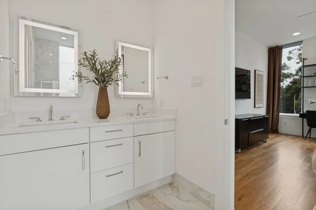 Townhouse For Sale in Dallas County , 4804 Danbrook Court, Dallas, Texas 75204, 3 Bedroom, 4 Bathroom, 2 Garage spaces, 2,238 Sqft, built in 2023, mls#21401477, Real Estate Agent in Dallas, Homes For Sale in Dallas county, Homes For Sale in Dallas, Realtor in Dallas Texas, Real Estate Brokerage Independent Realty Texas, Luminita Cordes Realtor