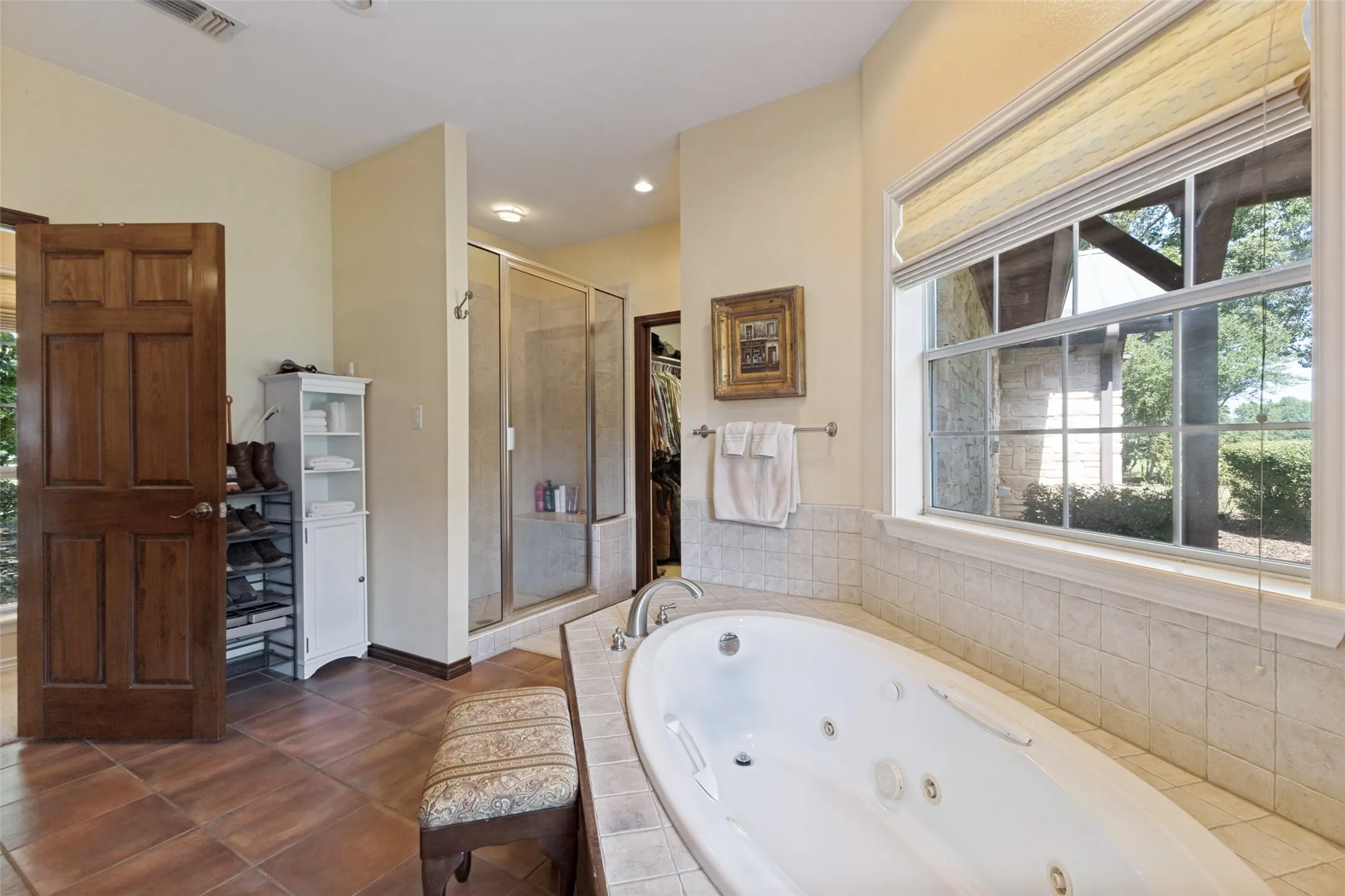 Single Family Residence For Sale in Wood County , 1644 County Road 4730, Winnsboro, Texas 75494, 4 Bedroom, 3 Bathroom, 3 Garage spaces, 3,200 Sqft, built in 2005, mls#21404649, Real Estate Agent in Winnsboro, Homes For Sale in Wood county, Homes For Sale in Winnsboro, Realtor in Winnsboro Texas, Real Estate Brokerage Independent Realty Texas, Luminita Cordes Realtor