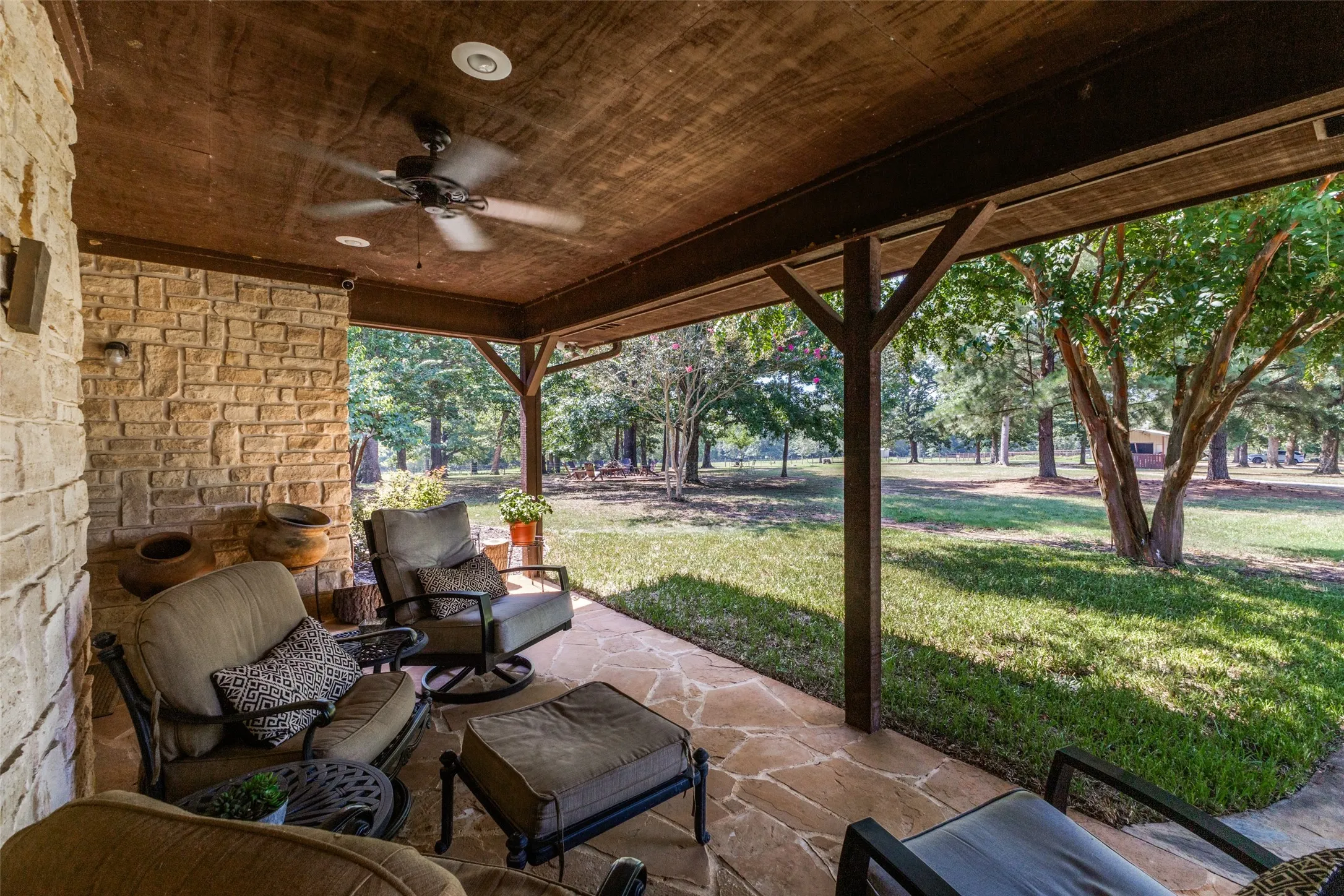 Single Family Residence For Sale in Wood County , 1644 County Road 4730, Winnsboro, Texas 75494, 4 Bedroom, 3 Bathroom, 3 Garage spaces, 3,200 Sqft, built in 2005, mls#21404649, Real Estate Agent in Winnsboro, Homes For Sale in Wood county, Homes For Sale in Winnsboro, Realtor in Winnsboro Texas, Real Estate Brokerage Independent Realty Texas, Luminita Cordes Realtor