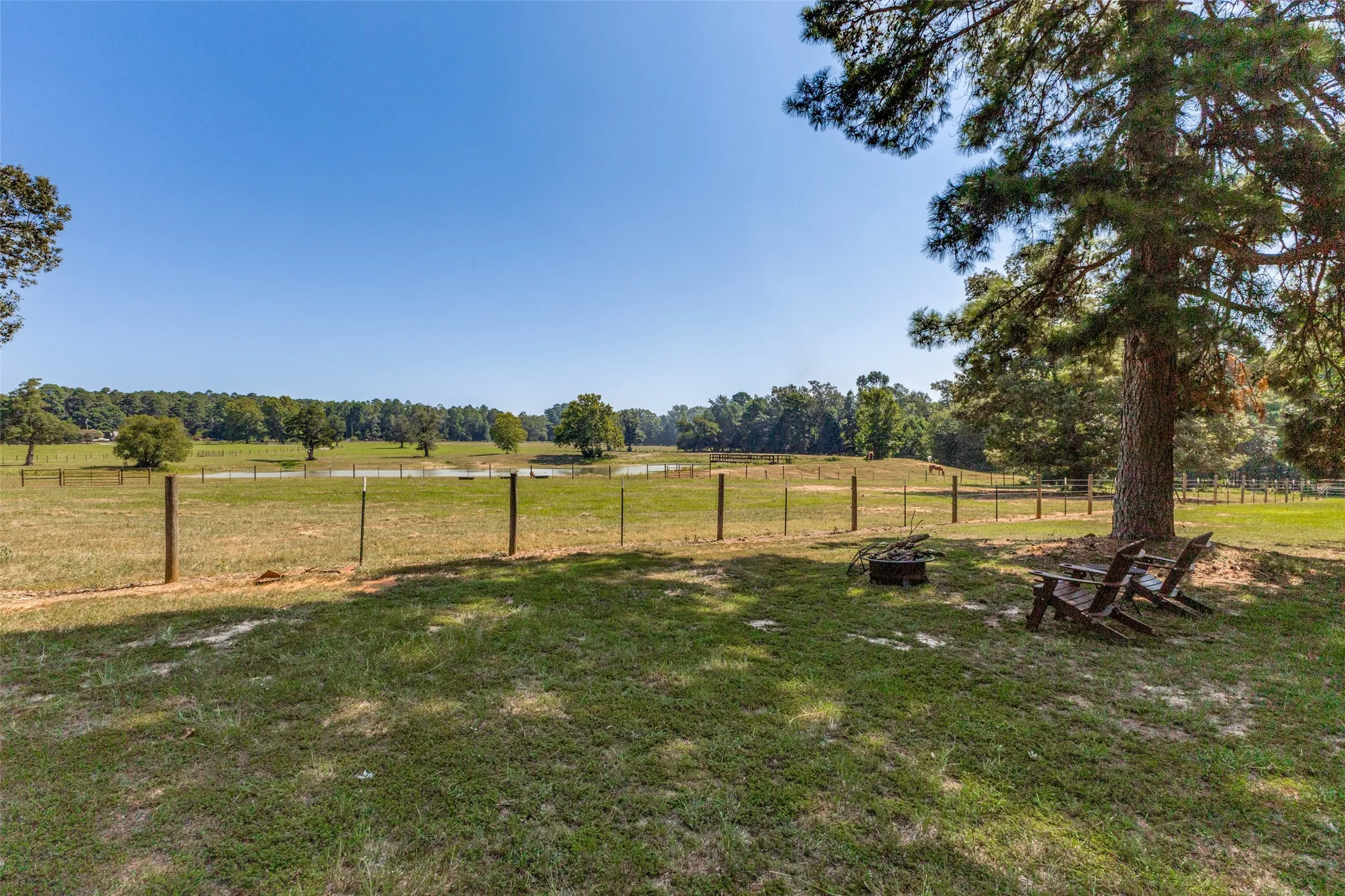 Single Family Residence For Sale in Wood County , 1644 County Road 4730, Winnsboro, Texas 75494, 4 Bedroom, 3 Bathroom, 3 Garage spaces, 3,200 Sqft, built in 2005, mls#21404649, Real Estate Agent in Winnsboro, Homes For Sale in Wood county, Homes For Sale in Winnsboro, Realtor in Winnsboro Texas, Real Estate Brokerage Independent Realty Texas, Luminita Cordes Realtor