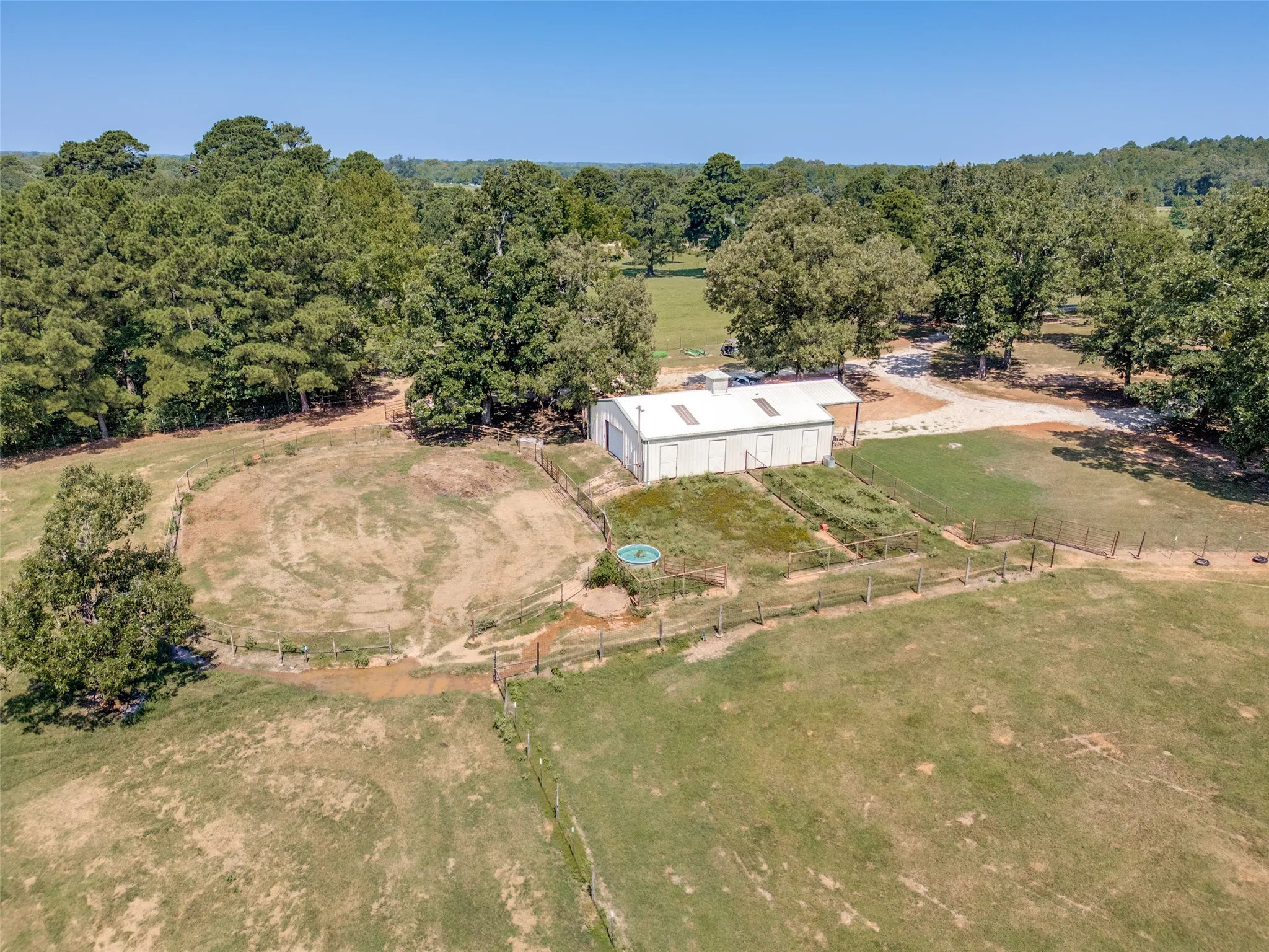 Single Family Residence For Sale in Wood County , 1644 County Road 4730, Winnsboro, Texas 75494, 4 Bedroom, 3 Bathroom, 3 Garage spaces, 3,200 Sqft, built in 2005, mls#21404649, Real Estate Agent in Winnsboro, Homes For Sale in Wood county, Homes For Sale in Winnsboro, Realtor in Winnsboro Texas, Real Estate Brokerage Independent Realty Texas, Luminita Cordes Realtor