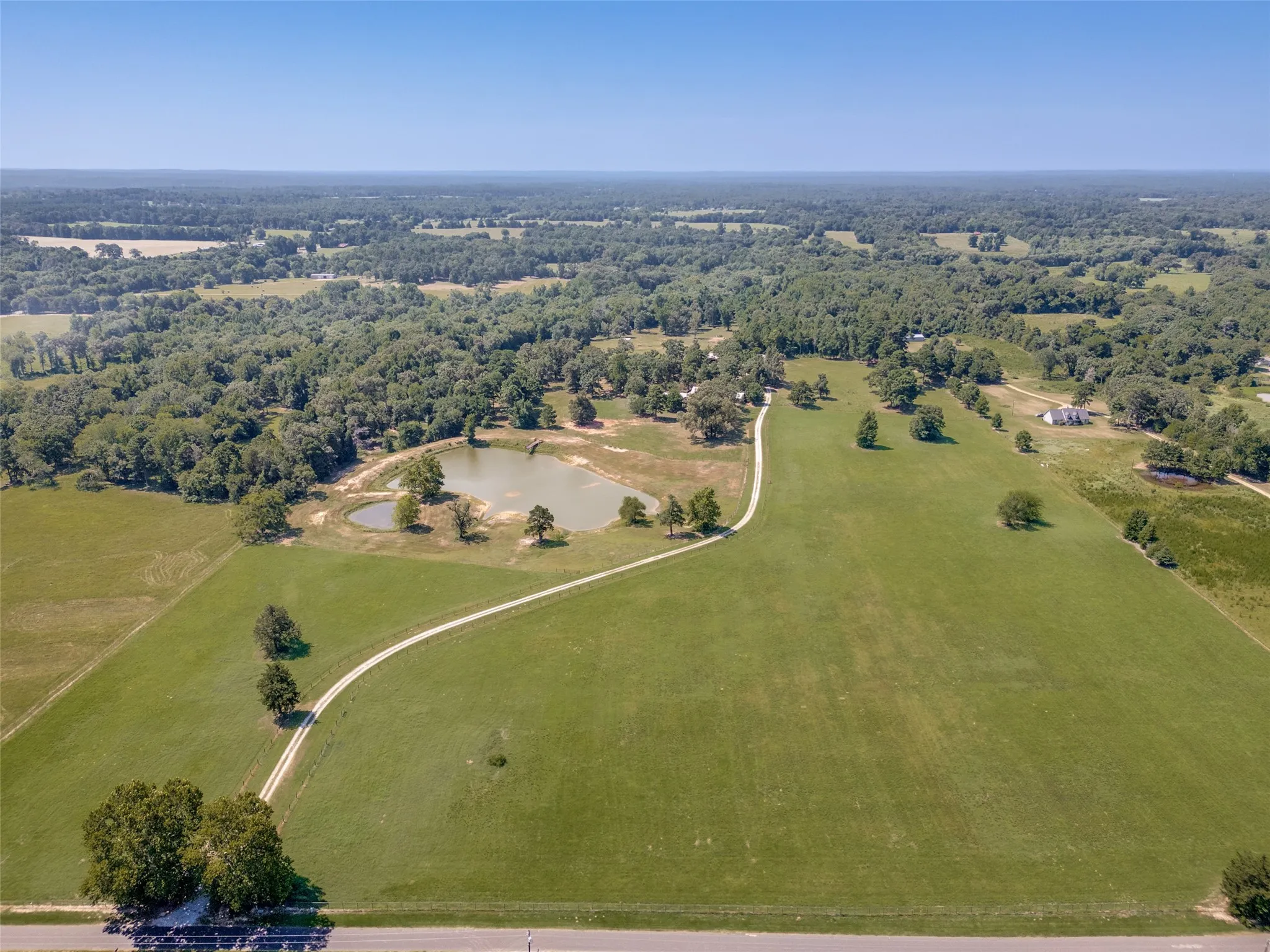 Single Family Residence For Sale in Wood County , 1644 County Road 4730, Winnsboro, Texas 75494, 4 Bedroom, 3 Bathroom, 3 Garage spaces, 3,200 Sqft, built in 2005, mls#21404649, Real Estate Agent in Winnsboro, Homes For Sale in Wood county, Homes For Sale in Winnsboro, Realtor in Winnsboro Texas, Real Estate Brokerage Independent Realty Texas, Luminita Cordes Realtor
