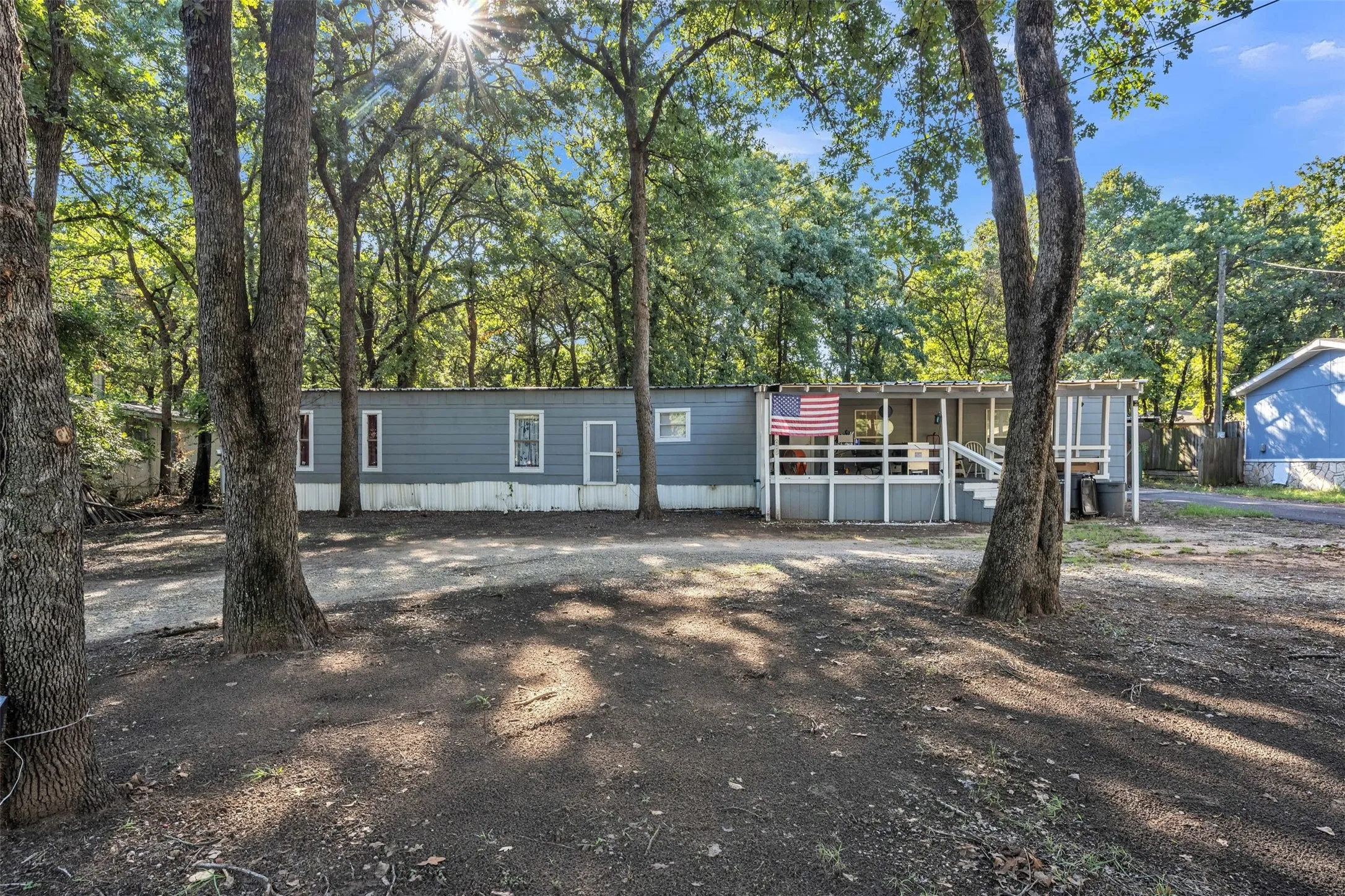 Mobile Home For Sale in Hood County , 4647 Lyndi Lane, Granbury, Texas 76049, 3 Bedroom, 2 Bathroom, 2 Garage spaces, 1,464 Sqft, built in 1982, mls#21404665, Real Estate Agent in Granbury, Homes For Sale in Hood county, Homes For Sale in Granbury, Realtor in Granbury Texas, Real Estate Brokerage Independent Realty Texas, Luminita Cordes Realtor