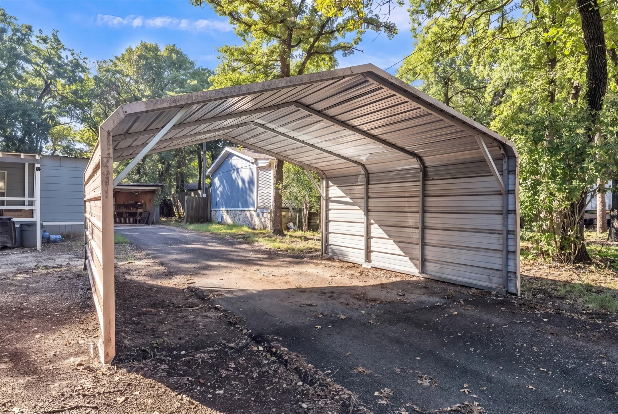Mobile Home For Sale in Hood County , 4647 Lyndi Lane, Granbury, Texas 76049, 3 Bedroom, 2 Bathroom, 2 Garage spaces, 1,464 Sqft, built in 1982, mls#21404665, Real Estate Agent in Granbury, Homes For Sale in Hood county, Homes For Sale in Granbury, Realtor in Granbury Texas, Real Estate Brokerage Independent Realty Texas, Luminita Cordes Realtor