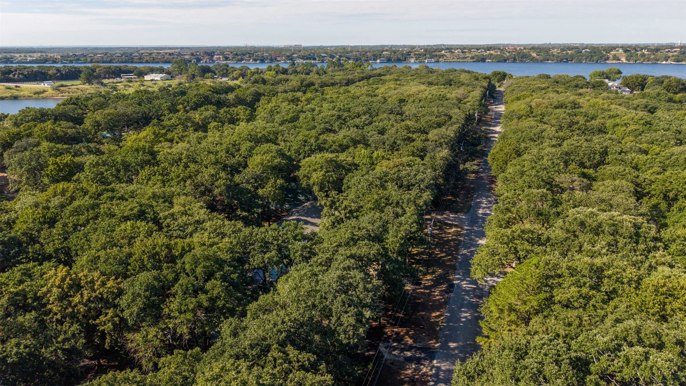 Mobile Home For Sale in Hood County , 4647 Lyndi Lane, Granbury, Texas 76049, 3 Bedroom, 2 Bathroom, 2 Garage spaces, 1,464 Sqft, built in 1982, mls#21404665, Real Estate Agent in Granbury, Homes For Sale in Hood county, Homes For Sale in Granbury, Realtor in Granbury Texas, Real Estate Brokerage Independent Realty Texas, Luminita Cordes Realtor