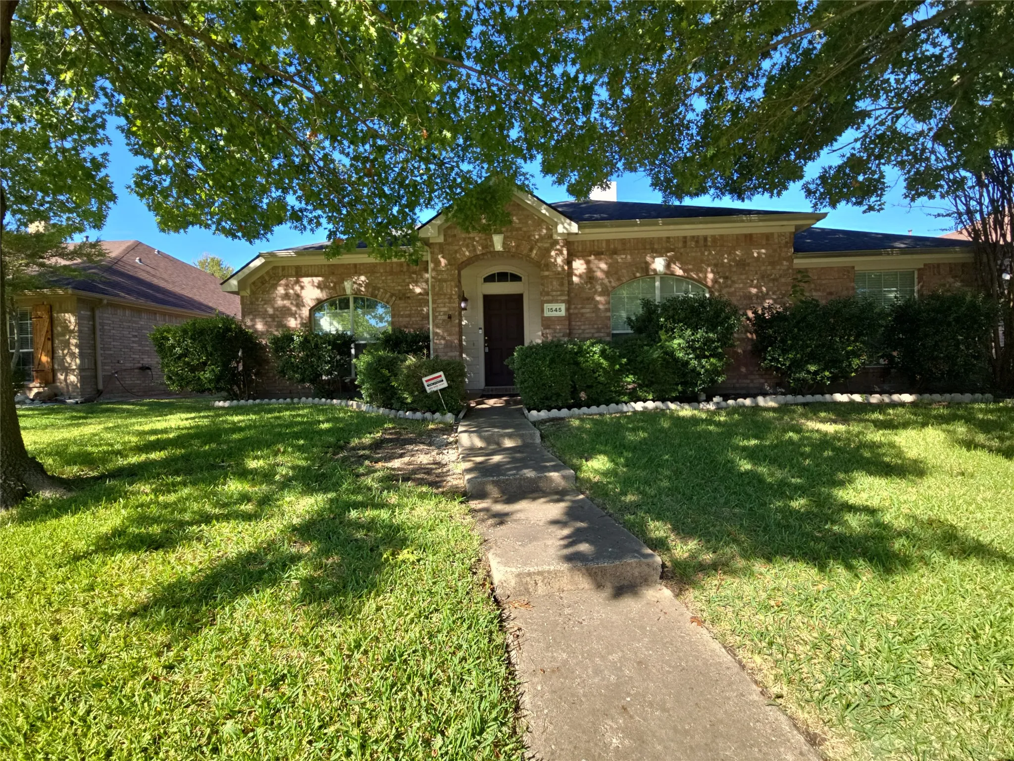 Single Family Residence For Rent in Collin County , 1545 Crystal Pass, Allen, Texas 75002, 4 Bedroom, 2 Bathroom, 2 Garage spaces, 2,537 Sqft, built in 2004, mls#21404126, Real Estate Agent in Allen, Homes For Rent in Collin county, Homes For Rent in Allen, Realtor in Allen Texas, Real Estate Brokerage Independent Realty Texas, Luminita Cordes Realtor