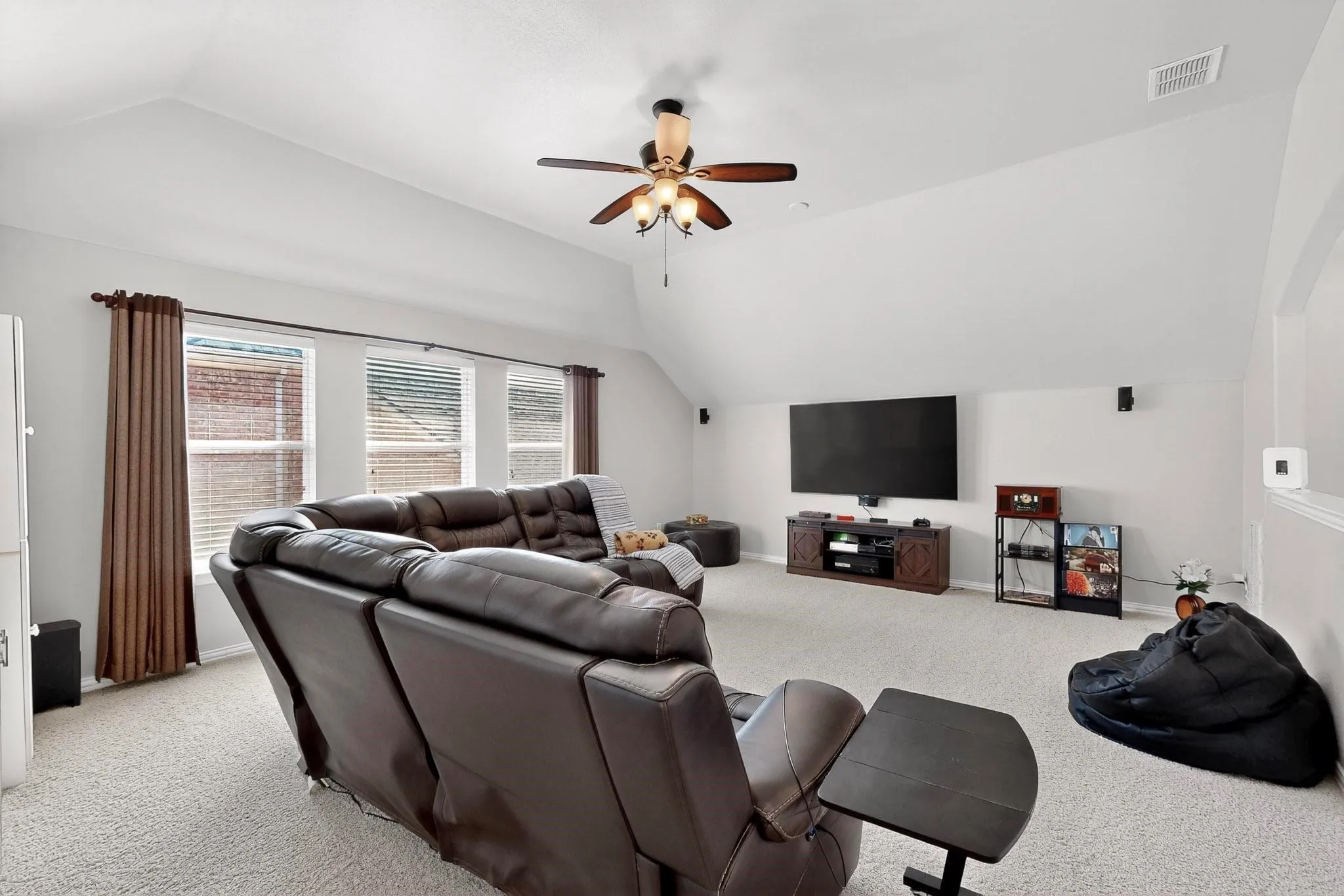Single Family Residence For Rent in Denton County , 3412 Continental Drive, Frisco, Texas 75034, 5 Bedroom, 4 Bathroom, 3 Garage spaces, 3,573 Sqft, built in 2004, mls#21404603, Real Estate Agent in Frisco, Homes For Rent in Denton county, Homes For Rent in Frisco, Realtor in Frisco Texas, Real Estate Brokerage Independent Realty Texas, Luminita Cordes Realtor