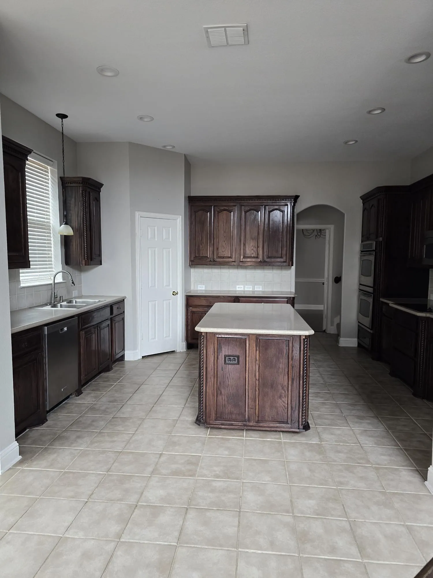 Single Family Residence For Rent in Denton County , 3412 Continental Drive, Frisco, Texas 75034, 5 Bedroom, 4 Bathroom, 3 Garage spaces, 3,573 Sqft, built in 2004, mls#21404603, Real Estate Agent in Frisco, Homes For Rent in Denton county, Homes For Rent in Frisco, Realtor in Frisco Texas, Real Estate Brokerage Independent Realty Texas, Luminita Cordes Realtor