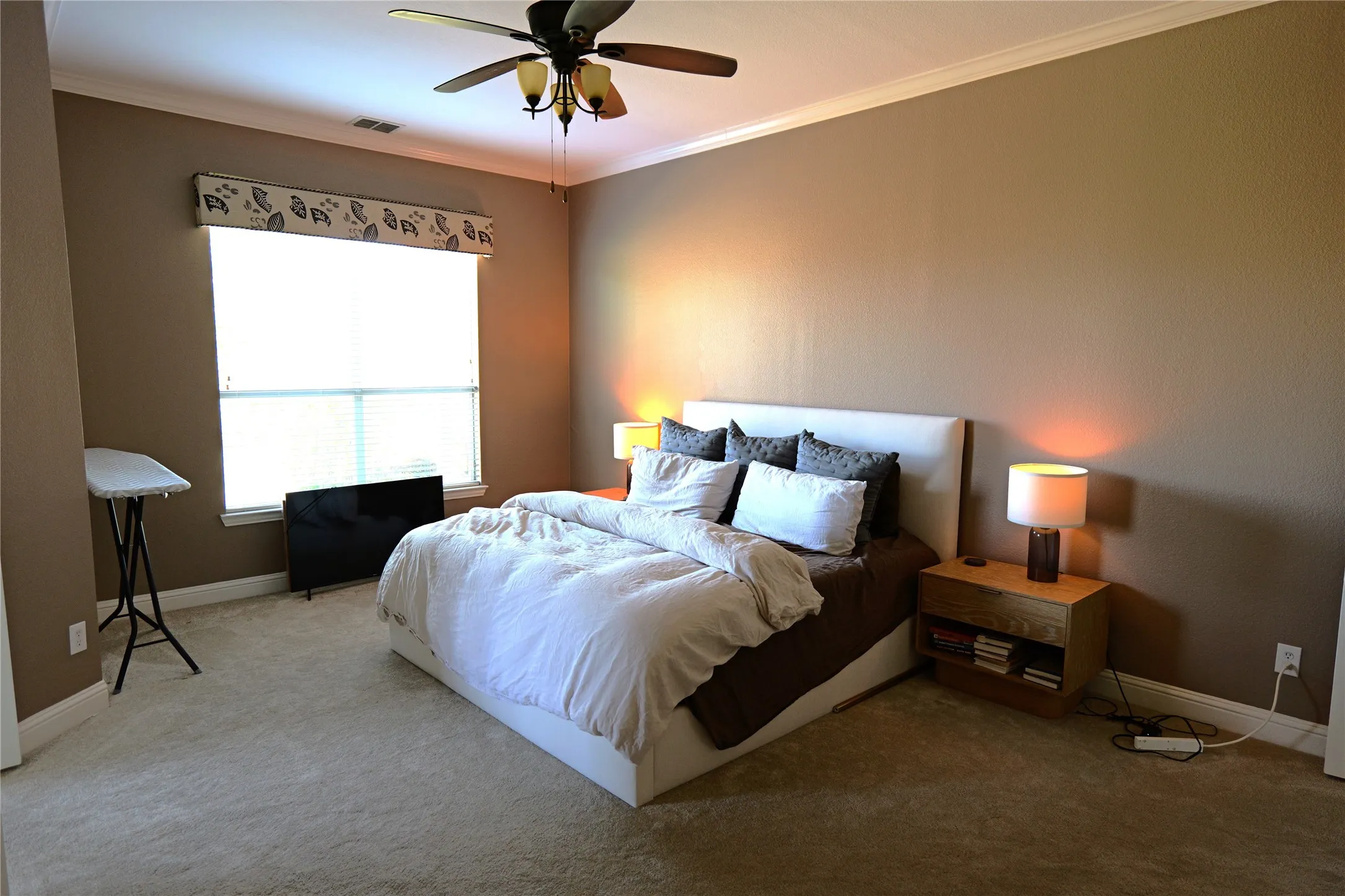 Single Family Residence For Rent in Denton County , 3412 Continental Drive, Frisco, Texas 75034, 5 Bedroom, 4 Bathroom, 3 Garage spaces, 3,573 Sqft, built in 2004, mls#21404603, Real Estate Agent in Frisco, Homes For Rent in Denton county, Homes For Rent in Frisco, Realtor in Frisco Texas, Real Estate Brokerage Independent Realty Texas, Luminita Cordes Realtor