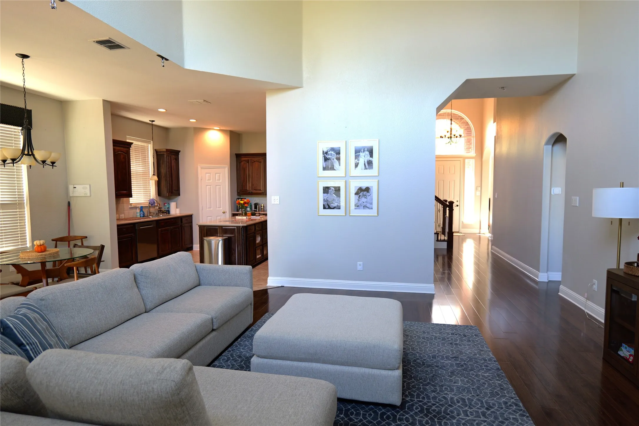 Single Family Residence For Rent in Denton County , 3412 Continental Drive, Frisco, Texas 75034, 5 Bedroom, 4 Bathroom, 3 Garage spaces, 3,573 Sqft, built in 2004, mls#21404603, Real Estate Agent in Frisco, Homes For Rent in Denton county, Homes For Rent in Frisco, Realtor in Frisco Texas, Real Estate Brokerage Independent Realty Texas, Luminita Cordes Realtor
