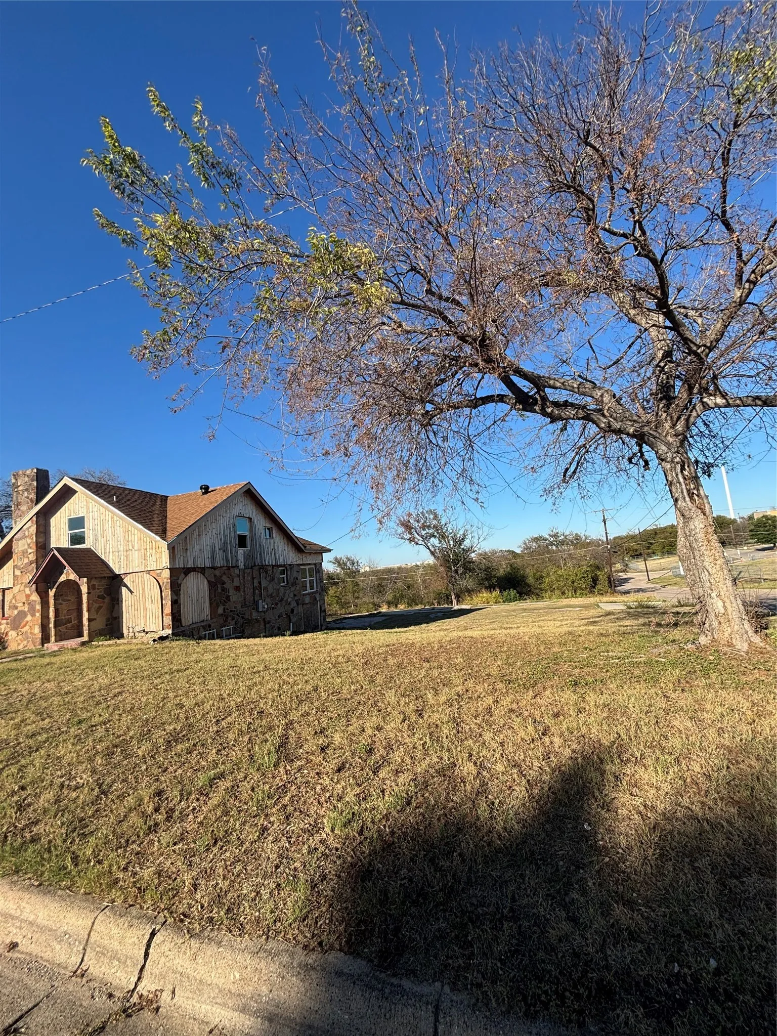 Unimproved Land For Sale in Tarrant County , 2800 NW 31st Street, Fort Worth, Texas 76106, 0, 0, Garage spaces, 0 Sqft, built in 0, mls#21404084, Real Estate Agent in Fort Worth, Homes For Sale in Tarrant county, Homes For Sale in Fort Worth, Realtor in Fort Worth Texas, Real Estate Brokerage Independent Realty Texas, Luminita Cordes Realtor