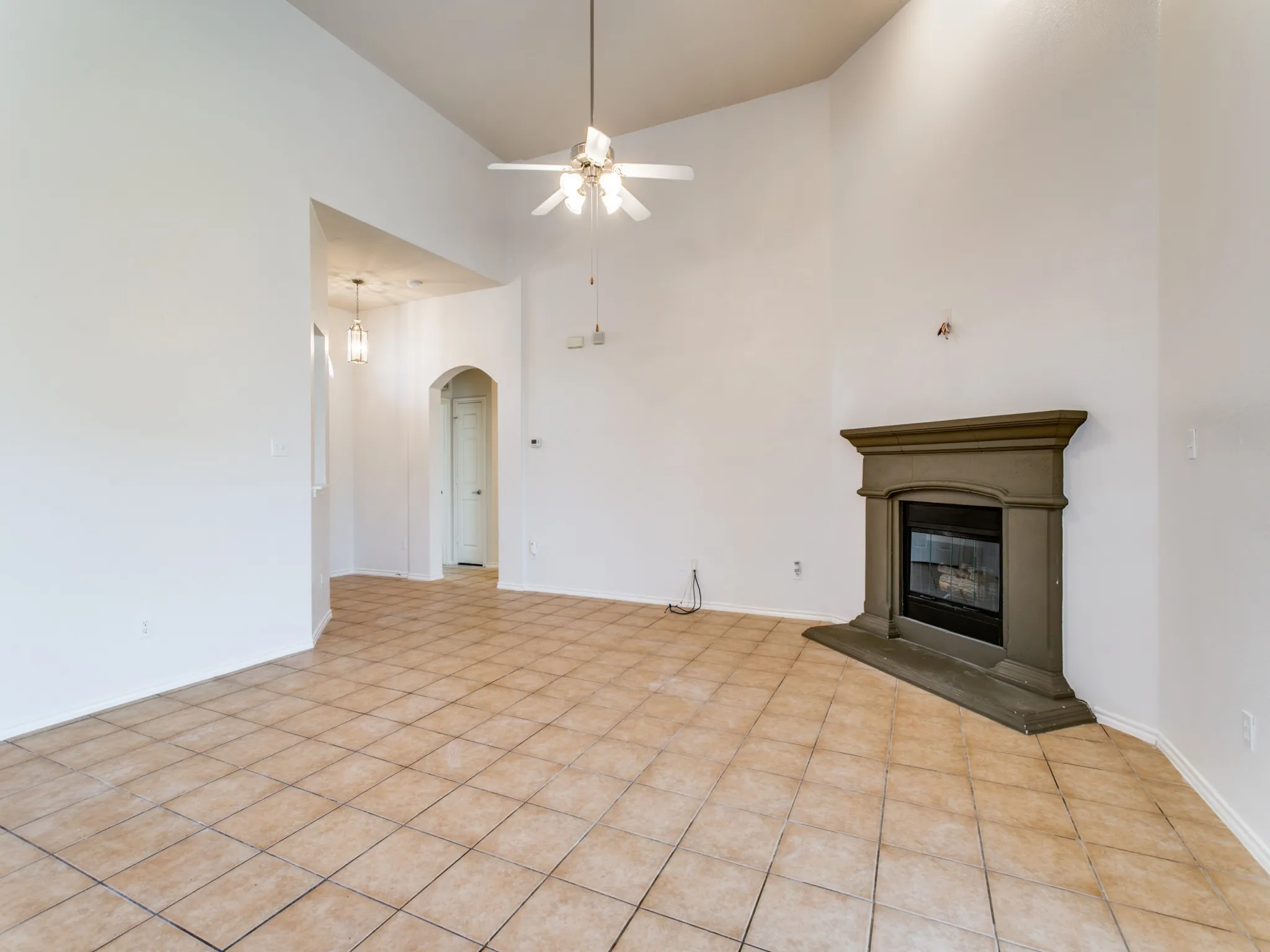 Single Family Residence For Rent in Tarrant County , 6357 Redeagle Creek Drive, Fort Worth, Texas 76179, 3 Bedroom, 2 Bathroom, 2 Garage spaces, 1,493 Sqft, built in 2005, mls#21395983, Real Estate Agent in Fort Worth, Homes For Rent in Tarrant county, Homes For Rent in Fort Worth, Realtor in Fort Worth Texas, Real Estate Brokerage Independent Realty Texas, Luminita Cordes Realtor