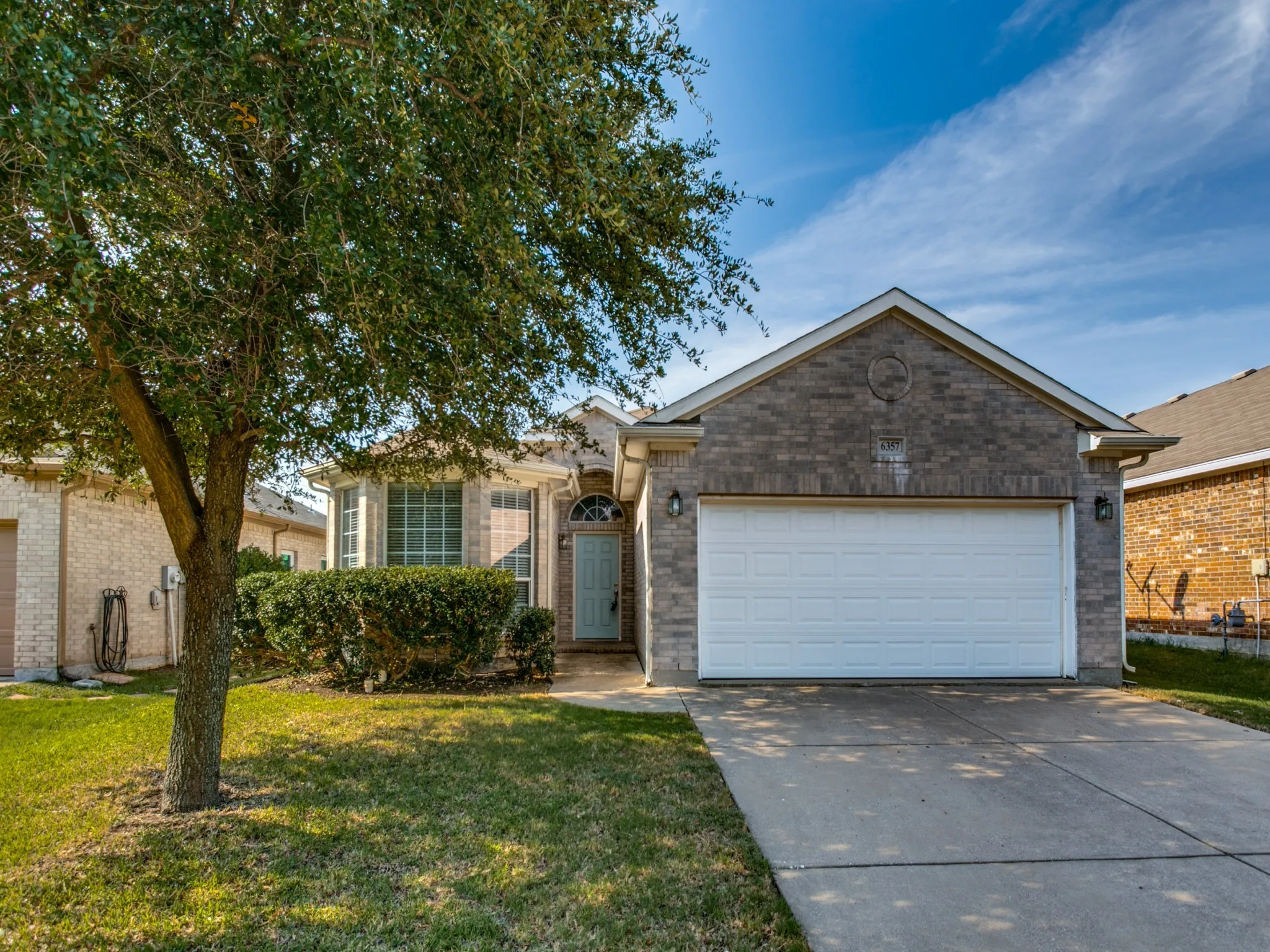 Single Family Residence For Rent in Tarrant County , 6357 Redeagle Creek Drive, Fort Worth, Texas 76179, 3 Bedroom, 2 Bathroom, 2 Garage spaces, 1,493 Sqft, built in 2005, mls#21395983, Real Estate Agent in Fort Worth, Homes For Rent in Tarrant county, Homes For Rent in Fort Worth, Realtor in Fort Worth Texas, Real Estate Brokerage Independent Realty Texas, Luminita Cordes Realtor