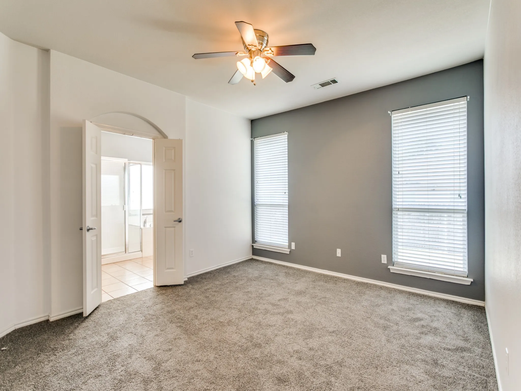 Single Family Residence For Rent in Tarrant County , 6357 Redeagle Creek Drive, Fort Worth, Texas 76179, 3 Bedroom, 2 Bathroom, 2 Garage spaces, 1,493 Sqft, built in 2005, mls#21395983, Real Estate Agent in Fort Worth, Homes For Rent in Tarrant county, Homes For Rent in Fort Worth, Realtor in Fort Worth Texas, Real Estate Brokerage Independent Realty Texas, Luminita Cordes Realtor
