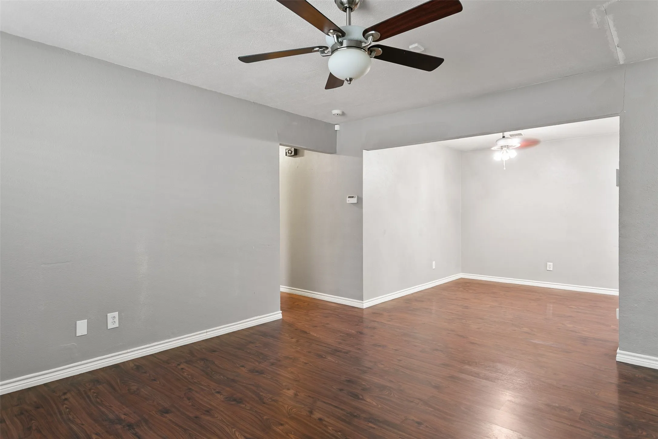 Single Family Residence For Sale in Tarrant County , 4617 Driskell Boulevard, Fort Worth, Texas 76107, 3 Bedroom, 2 Bathroom, 2 Garage spaces, 1,100 Sqft, built in 1958, mls#21404719, Real Estate Agent in Fort Worth, Homes For Sale in Tarrant county, Homes For Sale in Fort Worth, Realtor in Fort Worth Texas, Real Estate Brokerage Independent Realty Texas, Luminita Cordes Realtor