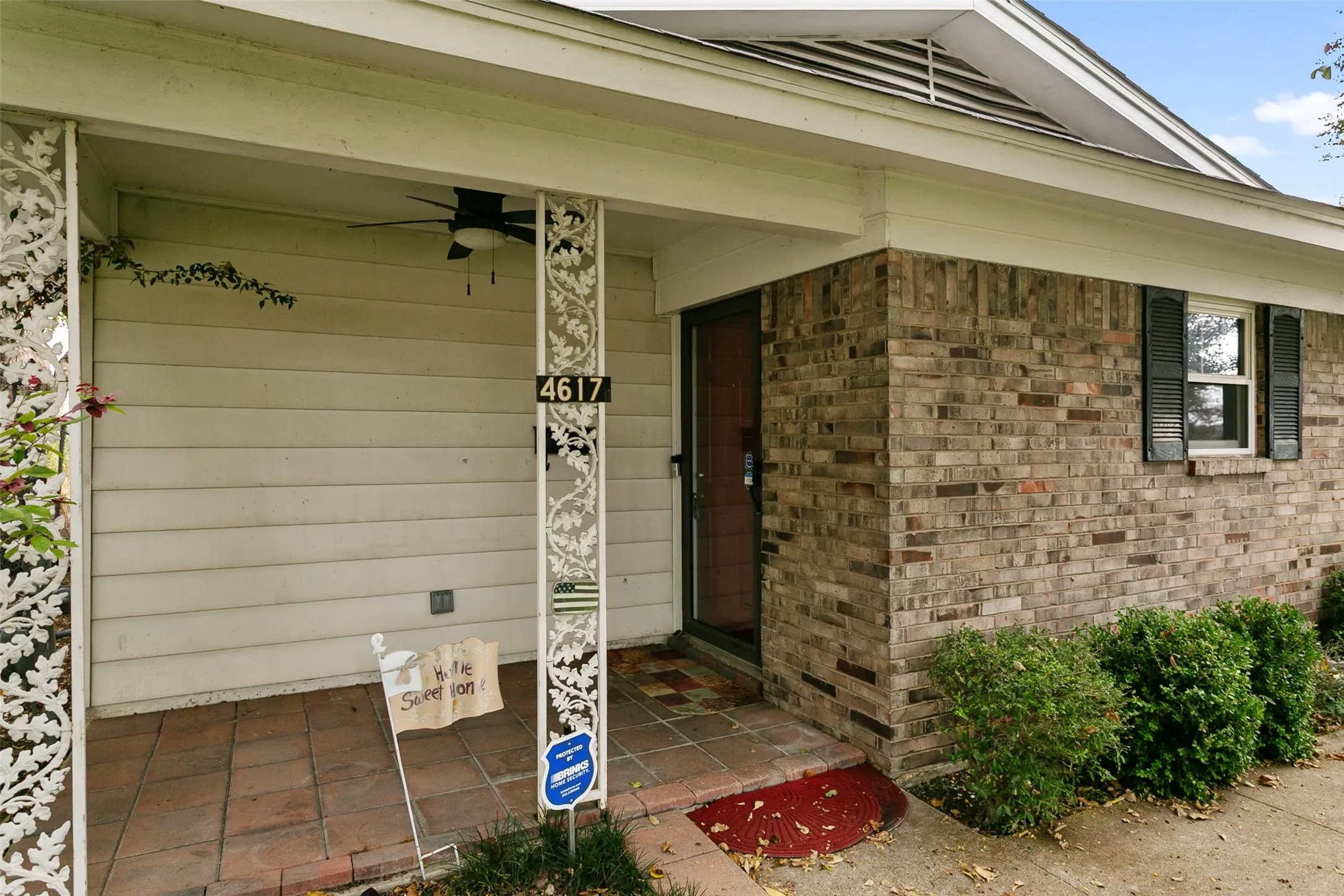 Single Family Residence For Sale in Tarrant County , 4617 Driskell Boulevard, Fort Worth, Texas 76107, 3 Bedroom, 2 Bathroom, 2 Garage spaces, 1,100 Sqft, built in 1958, mls#21404719, Real Estate Agent in Fort Worth, Homes For Sale in Tarrant county, Homes For Sale in Fort Worth, Realtor in Fort Worth Texas, Real Estate Brokerage Independent Realty Texas, Luminita Cordes Realtor