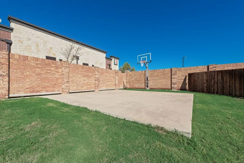 Single Family Residence For Sale in Ellis County , 2601 Maple Leaf Drive, Midlothian, Texas 76065, 4 Bedroom, 4 Bathroom, 3 Garage spaces, 3,971 Sqft, built in 2019, mls#21390281, Real Estate Agent in Midlothian, Homes For Sale in Ellis county, Homes For Sale in Midlothian, Realtor in Midlothian Texas, Real Estate Brokerage Independent Realty Texas, Luminita Cordes Realtor