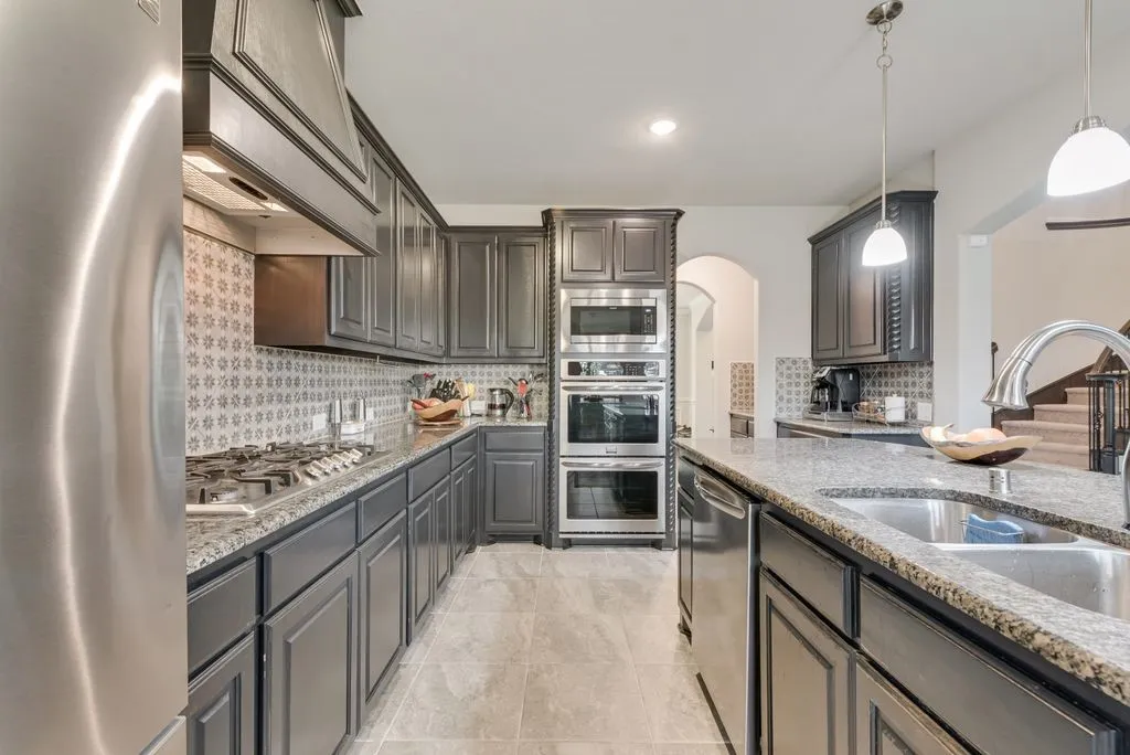 Single Family Residence For Sale in Ellis County , 2601 Maple Leaf Drive, Midlothian, Texas 76065, 4 Bedroom, 4 Bathroom, 3 Garage spaces, 3,971 Sqft, built in 2019, mls#21390281, Real Estate Agent in Midlothian, Homes For Sale in Ellis county, Homes For Sale in Midlothian, Realtor in Midlothian Texas, Real Estate Brokerage Independent Realty Texas, Luminita Cordes Realtor