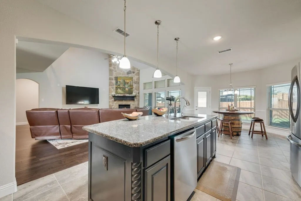 Single Family Residence For Sale in Ellis County , 2601 Maple Leaf Drive, Midlothian, Texas 76065, 4 Bedroom, 4 Bathroom, 3 Garage spaces, 3,971 Sqft, built in 2019, mls#21390281, Real Estate Agent in Midlothian, Homes For Sale in Ellis county, Homes For Sale in Midlothian, Realtor in Midlothian Texas, Real Estate Brokerage Independent Realty Texas, Luminita Cordes Realtor