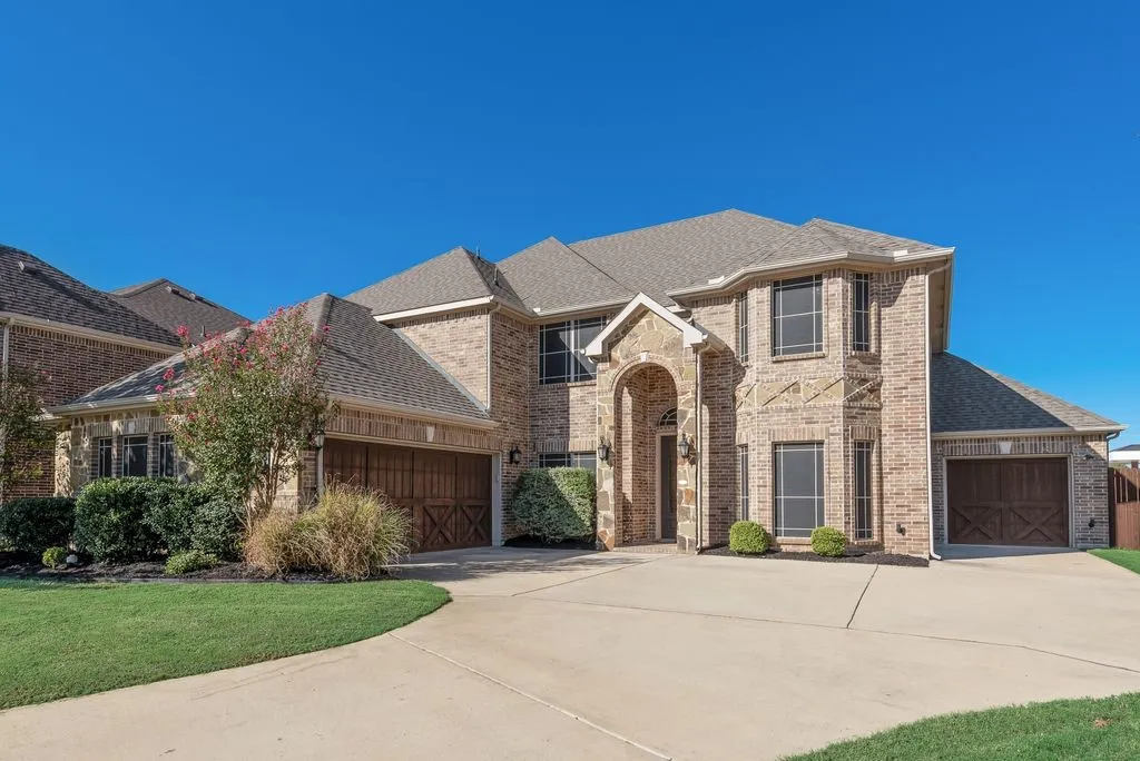 Single Family Residence For Sale in Ellis County , 2601 Maple Leaf Drive, Midlothian, Texas 76065, 4 Bedroom, 4 Bathroom, 3 Garage spaces, 3,971 Sqft, built in 2019, mls#21390281, Real Estate Agent in Midlothian, Homes For Sale in Ellis county, Homes For Sale in Midlothian, Realtor in Midlothian Texas, Real Estate Brokerage Independent Realty Texas, Luminita Cordes Realtor