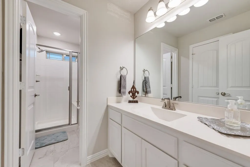 Single Family Residence For Sale in Ellis County , 2601 Maple Leaf Drive, Midlothian, Texas 76065, 4 Bedroom, 4 Bathroom, 3 Garage spaces, 3,971 Sqft, built in 2019, mls#21390281, Real Estate Agent in Midlothian, Homes For Sale in Ellis county, Homes For Sale in Midlothian, Realtor in Midlothian Texas, Real Estate Brokerage Independent Realty Texas, Luminita Cordes Realtor
