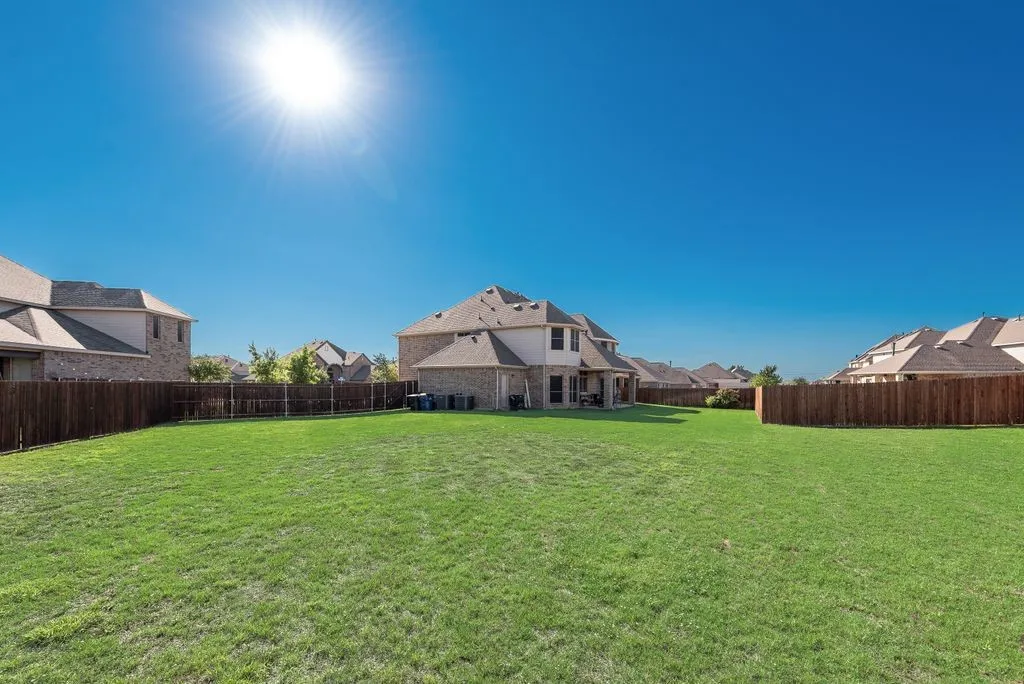 Single Family Residence For Sale in Ellis County , 2601 Maple Leaf Drive, Midlothian, Texas 76065, 4 Bedroom, 4 Bathroom, 3 Garage spaces, 3,971 Sqft, built in 2019, mls#21390281, Real Estate Agent in Midlothian, Homes For Sale in Ellis county, Homes For Sale in Midlothian, Realtor in Midlothian Texas, Real Estate Brokerage Independent Realty Texas, Luminita Cordes Realtor