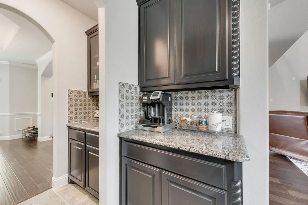 Single Family Residence For Sale in Ellis County , 2601 Maple Leaf Drive, Midlothian, Texas 76065, 4 Bedroom, 4 Bathroom, 3 Garage spaces, 3,971 Sqft, built in 2019, mls#21390281, Real Estate Agent in Midlothian, Homes For Sale in Ellis county, Homes For Sale in Midlothian, Realtor in Midlothian Texas, Real Estate Brokerage Independent Realty Texas, Luminita Cordes Realtor